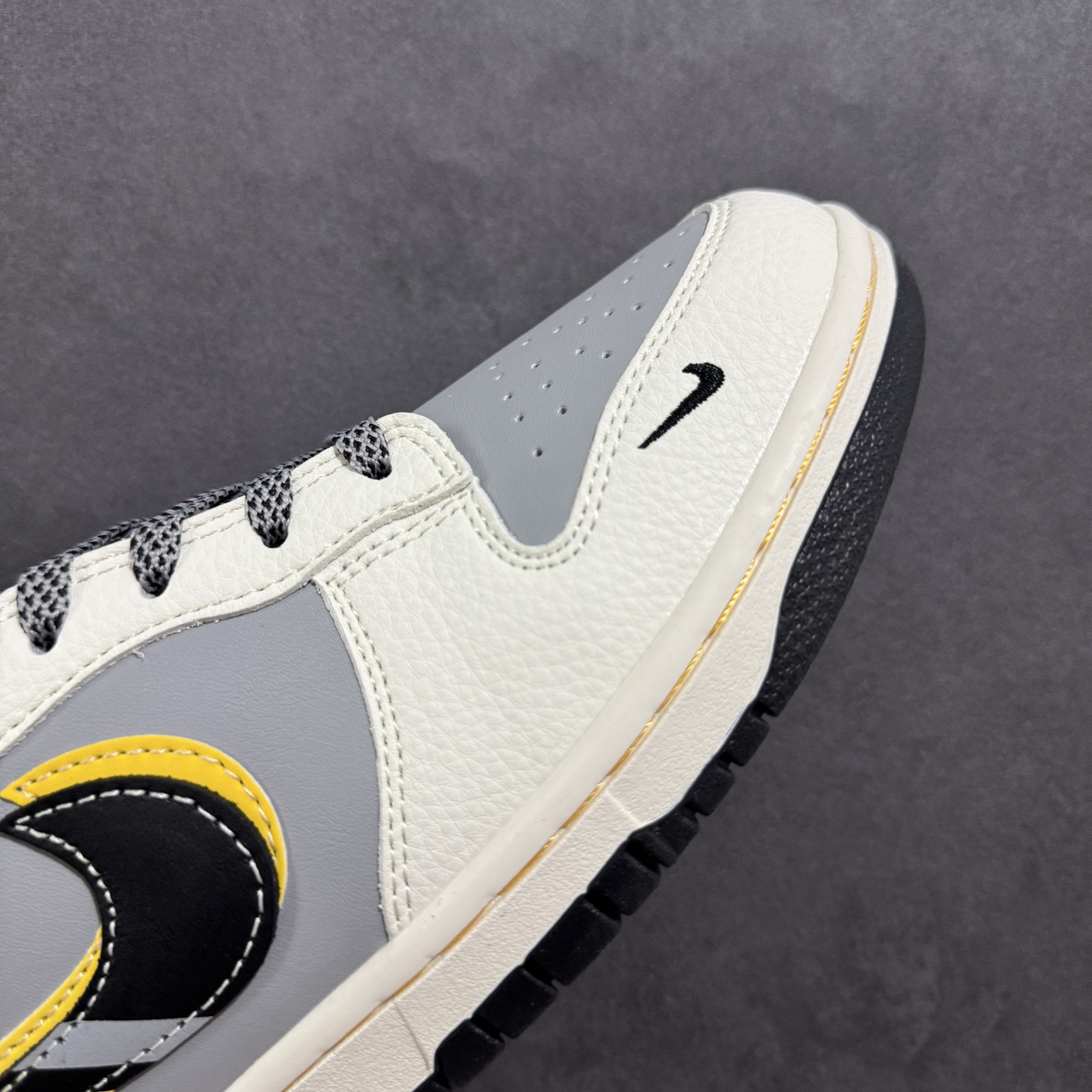 280 定制版Nike SB Dunk Low 小米联名 Su7 Ultru 周年高端定制 低帮休闲板鞋 XX3168-166