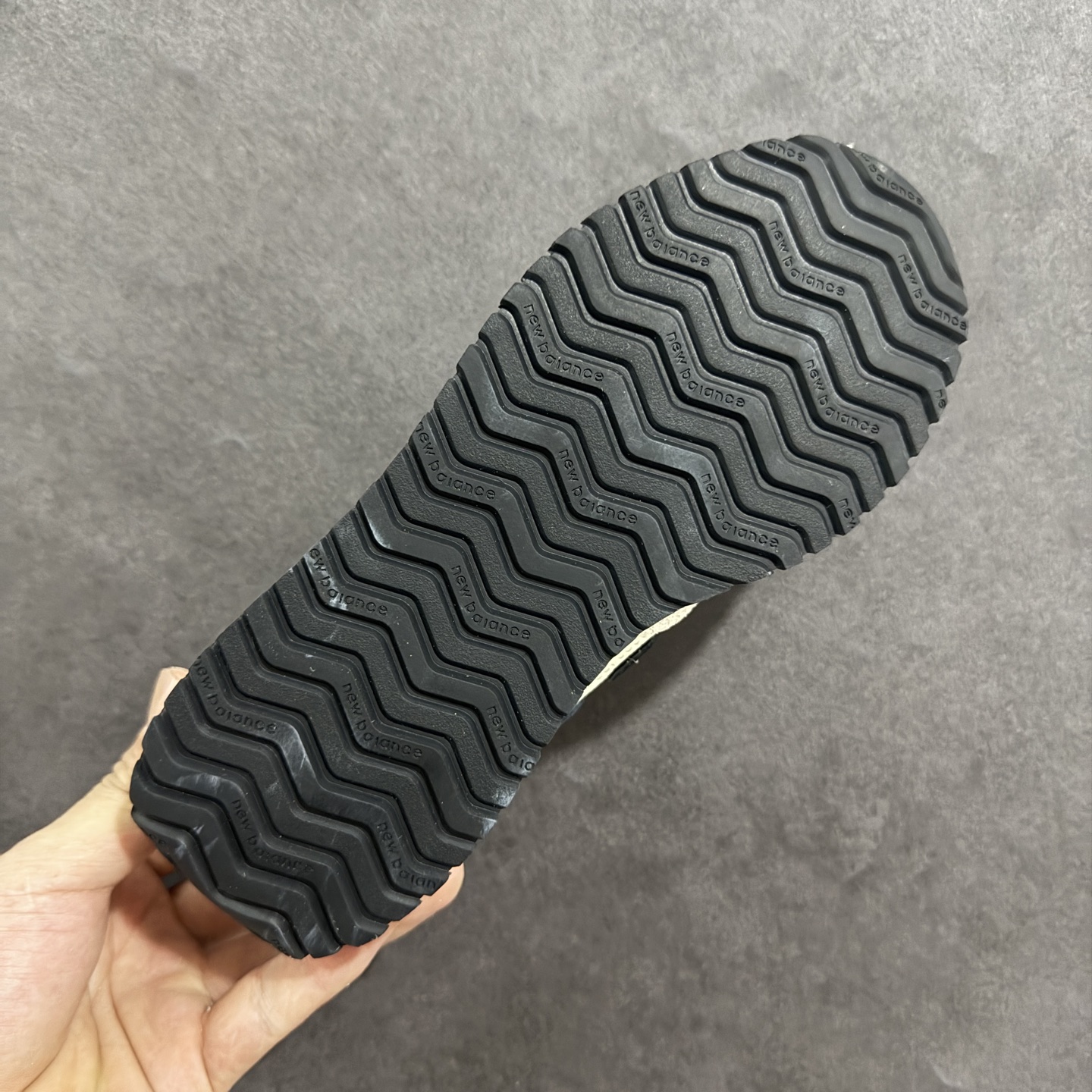 170 New Balance NB 471 系列 鞋款特别附赠两双带有品牌标识的限定配色鞋带 U471AM