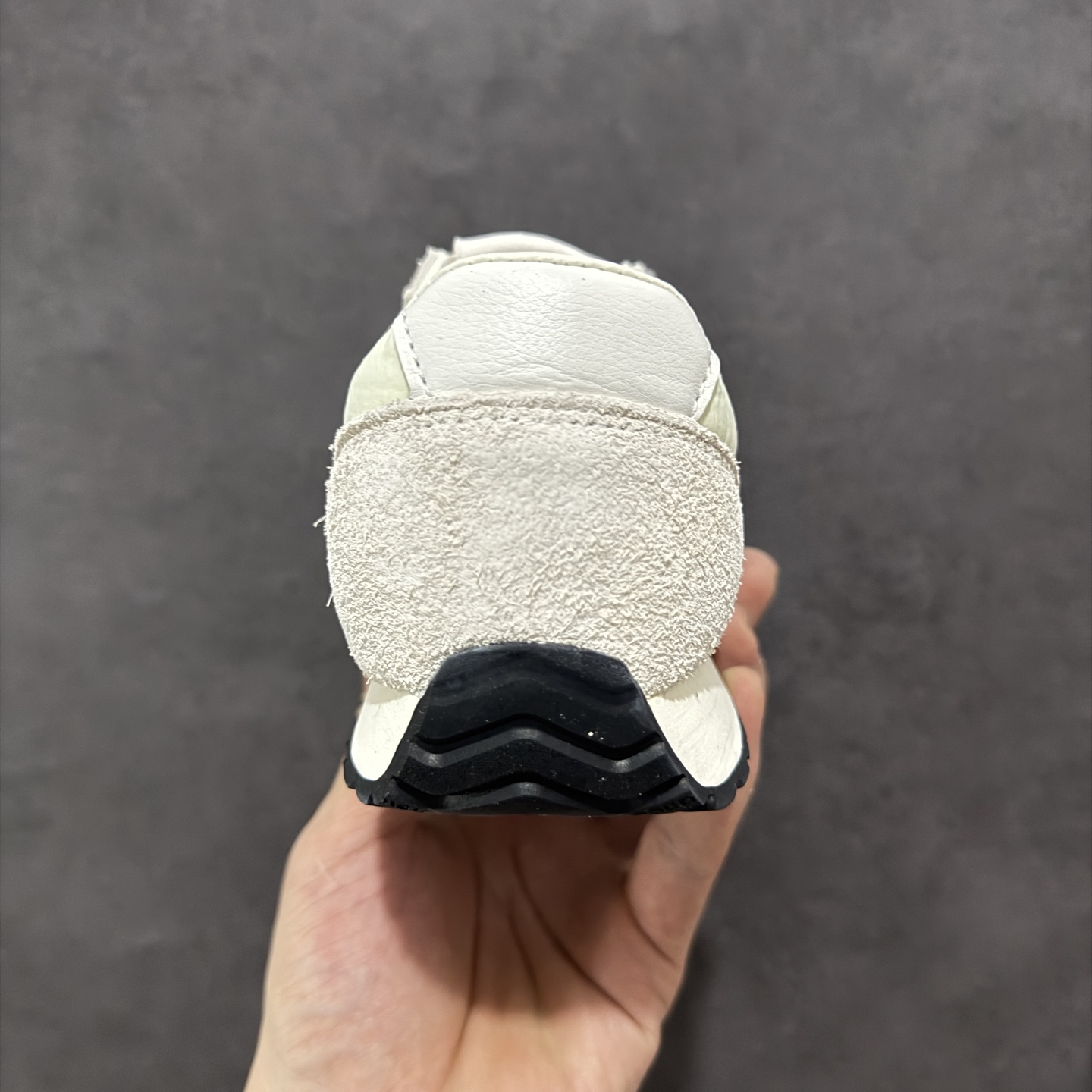 170 New Balance NB 471 系列 鞋款特别附赠两双带有品牌标识的限定配色鞋带 U471AM