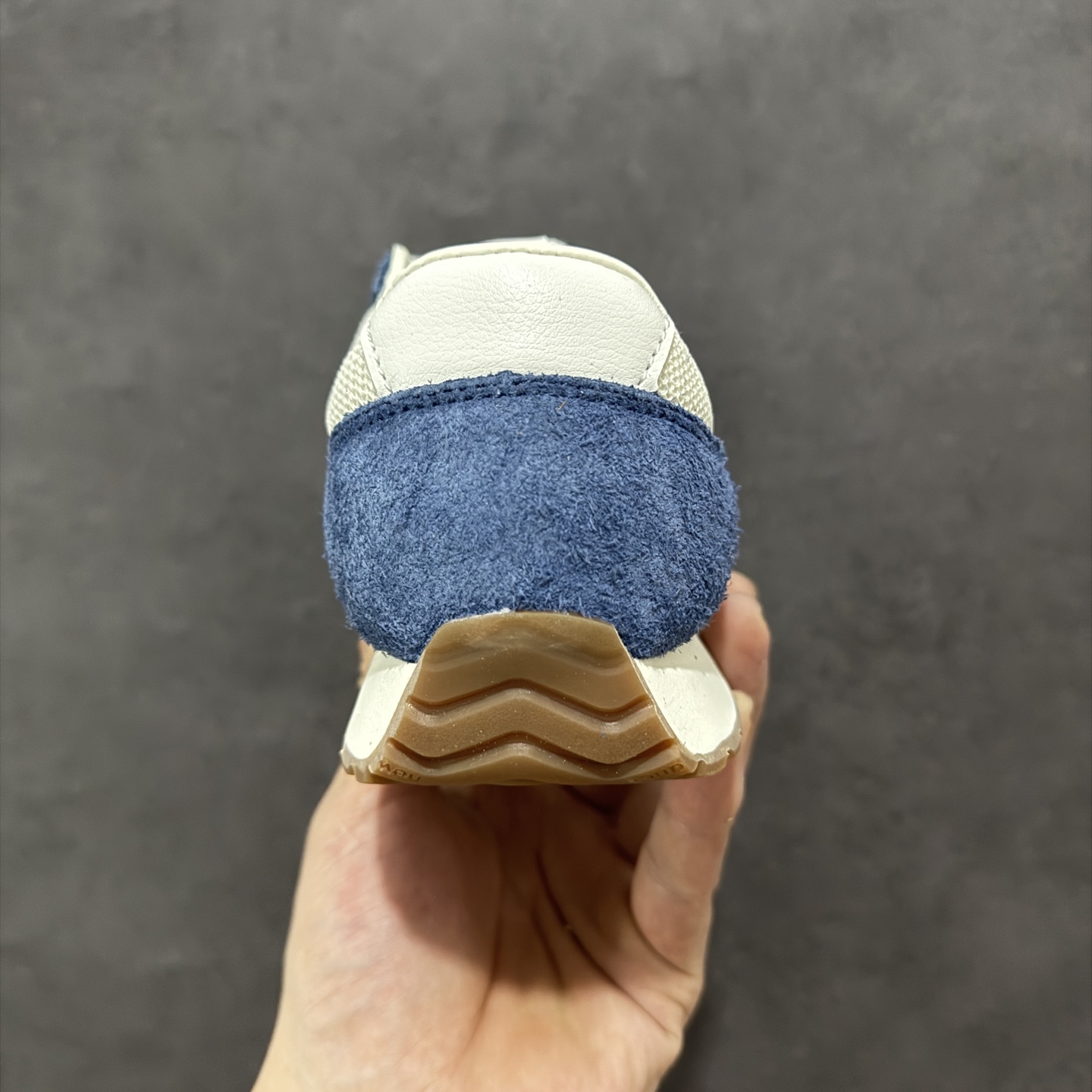 170 New Balance NB 471 系列 鞋款特别附赠两双带有品牌标识的限定配色鞋带 U471AK