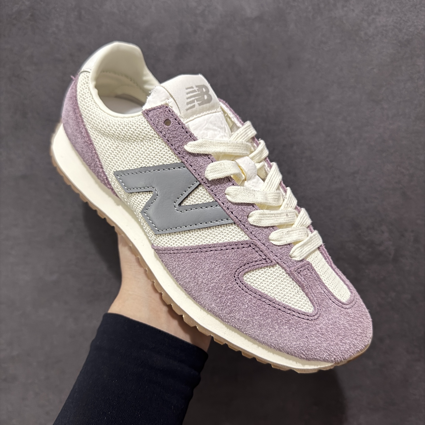 170 New Balance NB 471 系列 鞋款特别附赠两双带有品牌标识的限定配色鞋带 U471AL