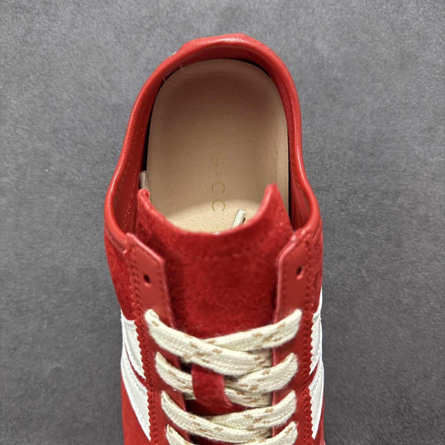 图片[7]-【公司级】GG-CC阿甘德训鞋2.0系列复古风芭蕾舞鞋薄底百搭运动休闲鞋系列 #广东大厂品质 25ss春季新款 全手工拉帮工艺成型 反绒牛皮革拼接头层皮饰片鞋面材质 鞋身原装高密度防刮尼龙面料,极好柔软效果 双春日踏青舒适度和少女感 GGCC德训鞋界的白月光🌙 长时间走路和站立都不累脚 不管怎么搭配都好看 尺码：35 36 37 38 39 40-选品中心