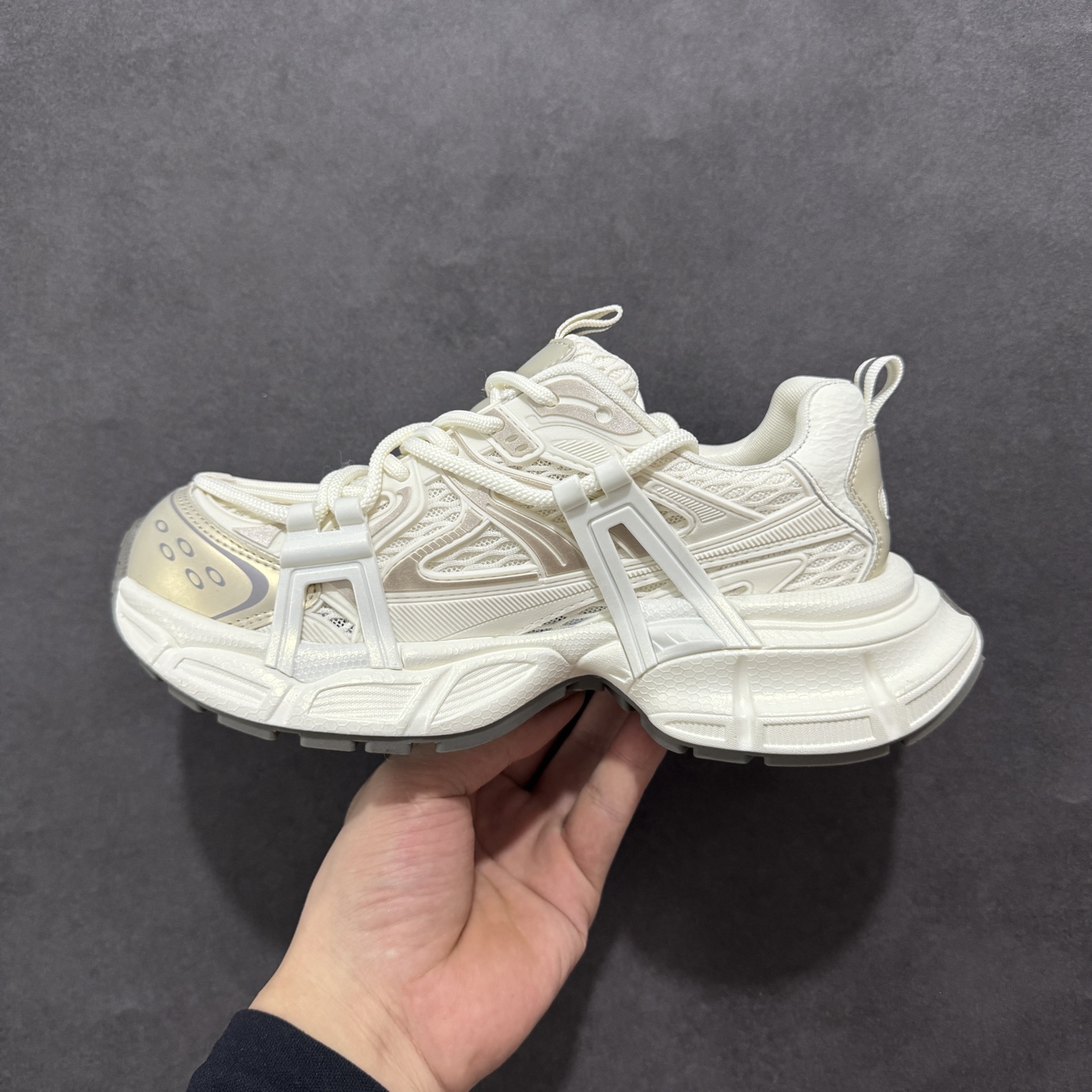 图片[2]-【公司级】GG-CC Chunky Low 休闲时尚运动老爹鞋系列 #广东大厂出品 完美细节 25ss春季新款 大长腿 时髦look轻松定格 不费力展现率性氛围 酷帅机能风不规则设计大底 GGcc灰色网布拼色造型设计 轻便舒适百搭 不管怎么搭都敲好看~ 尺码： 35 36 37 38 39 40-选品中心