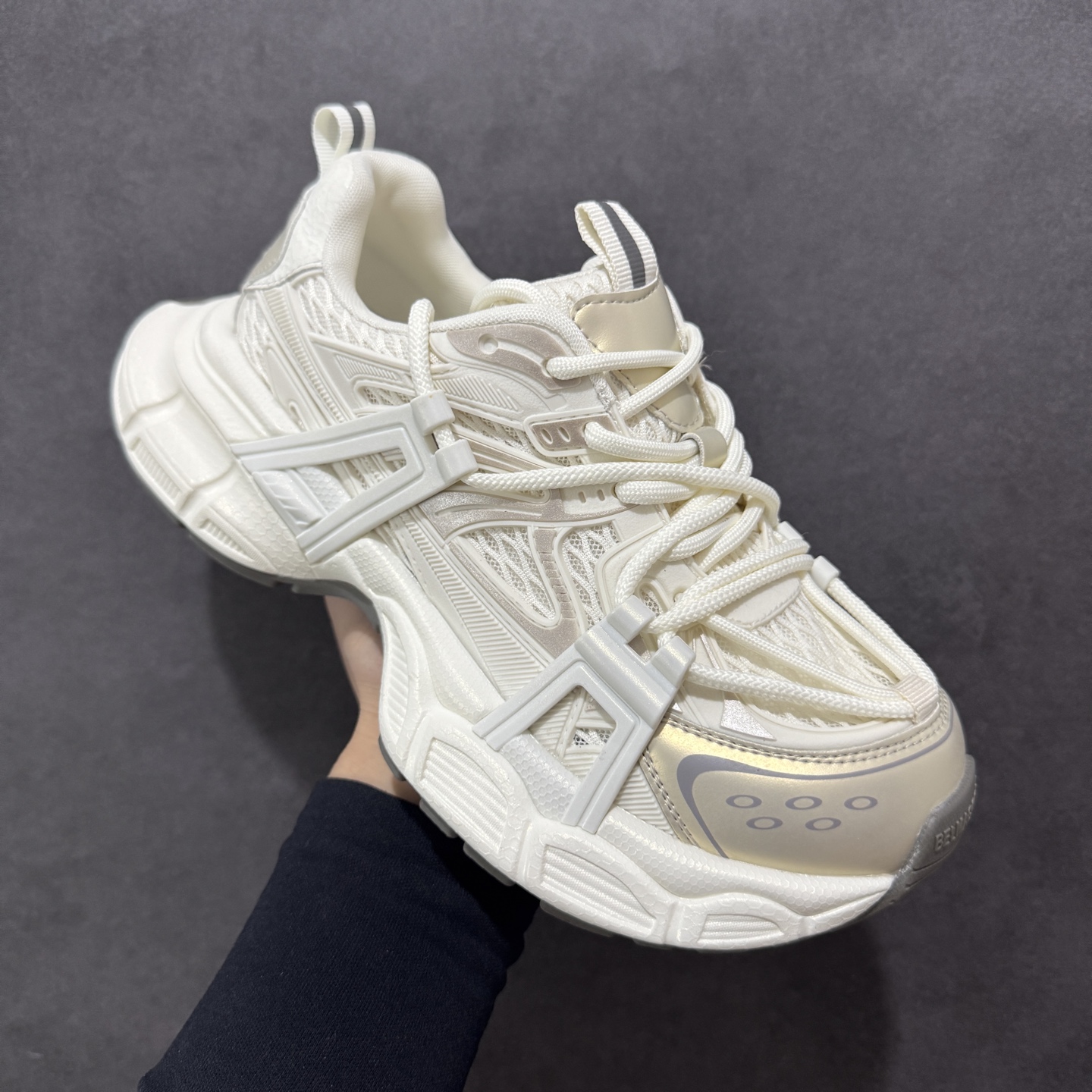 图片[3]-【公司级】GG-CC Chunky Low 休闲时尚运动老爹鞋系列 #广东大厂出品 完美细节 25ss春季新款 大长腿 时髦look轻松定格 不费力展现率性氛围 酷帅机能风不规则设计大底 GGcc灰色网布拼色造型设计 轻便舒适百搭 不管怎么搭都敲好看~ 尺码： 35 36 37 38 39 40-选品中心