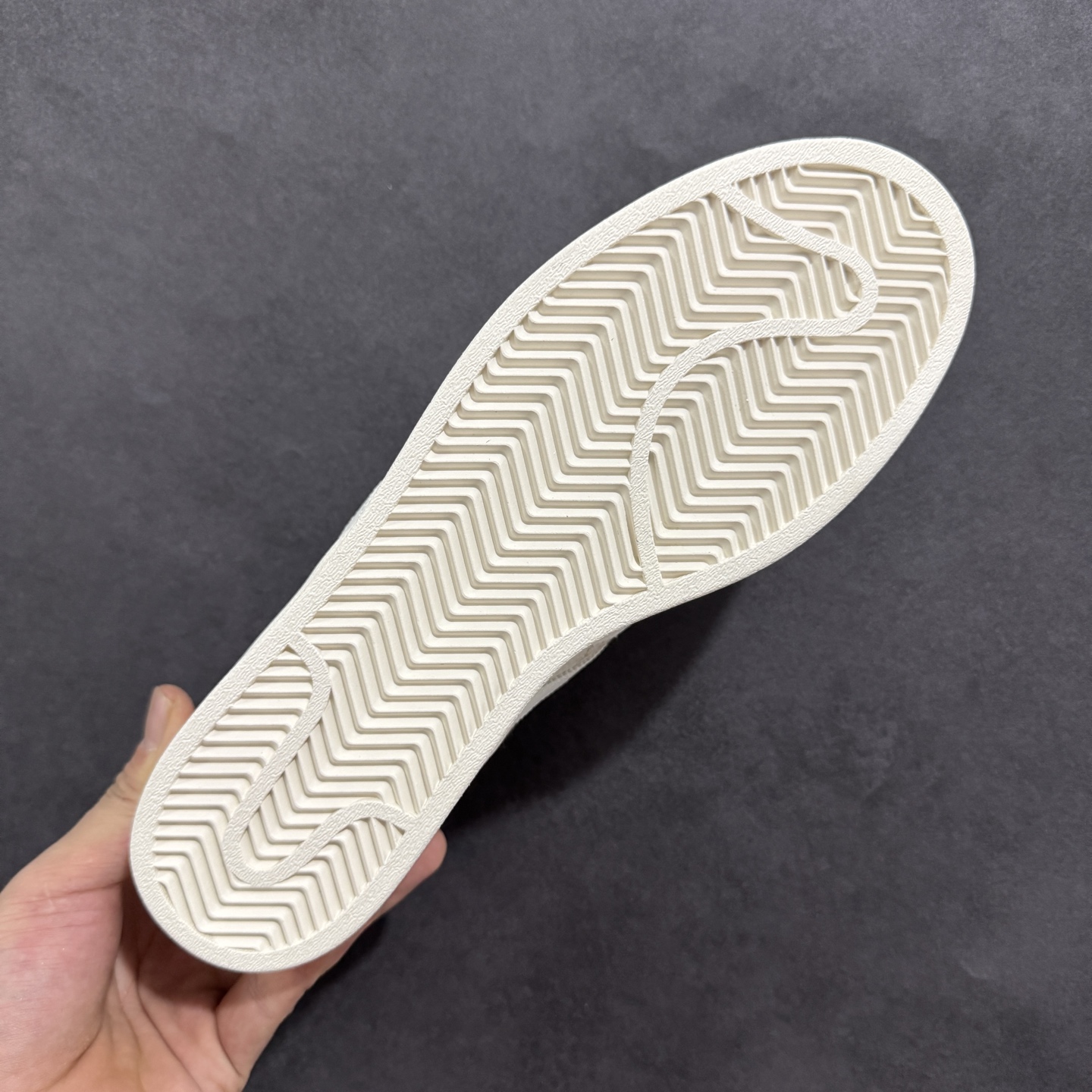  
【定制版】AD Originals Superstar x Louis Vuitton 白金
采用全