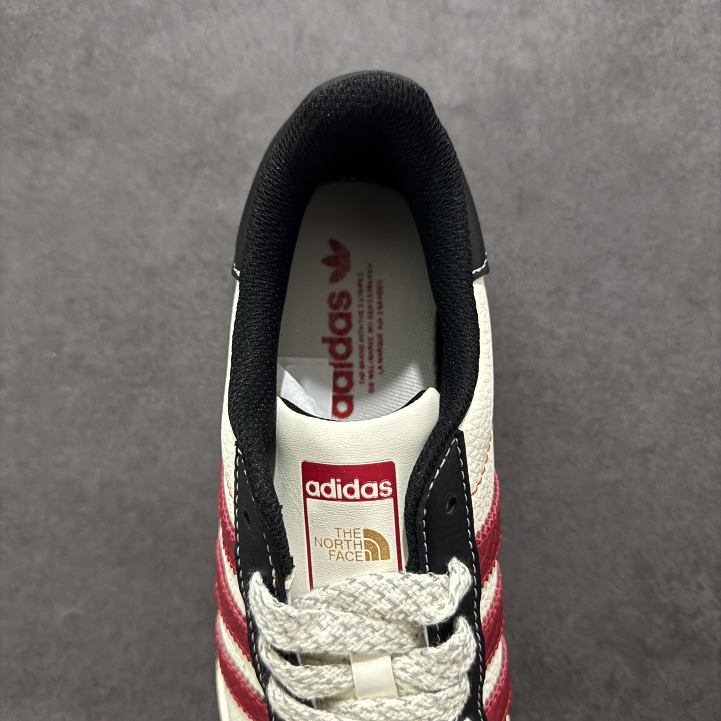  
【定制版】AD Originals Superstar x The North Face 白红黑
采