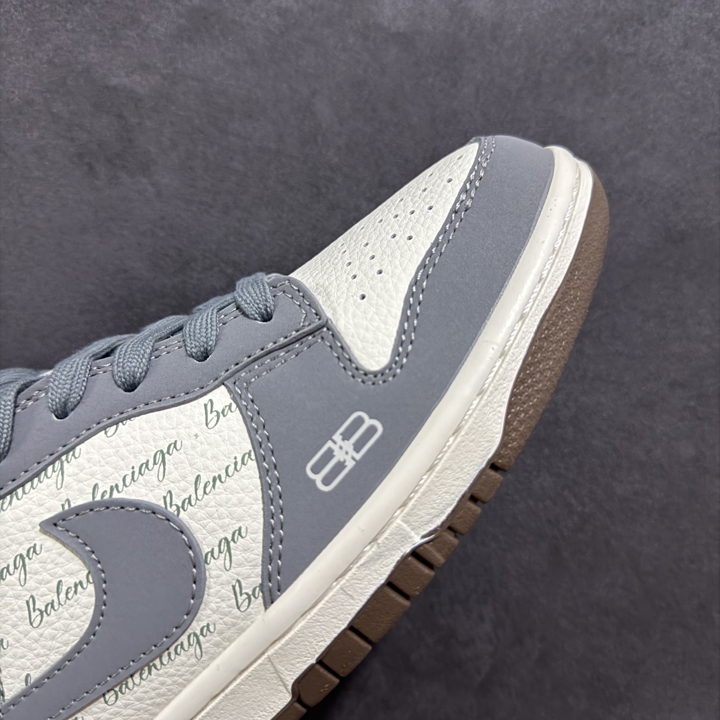 260 定制版Nk SB Dunk Low 定制配色 巴黎世家联名 Dunk系列复古低帮休闲百搭板鞋 XD1588-205