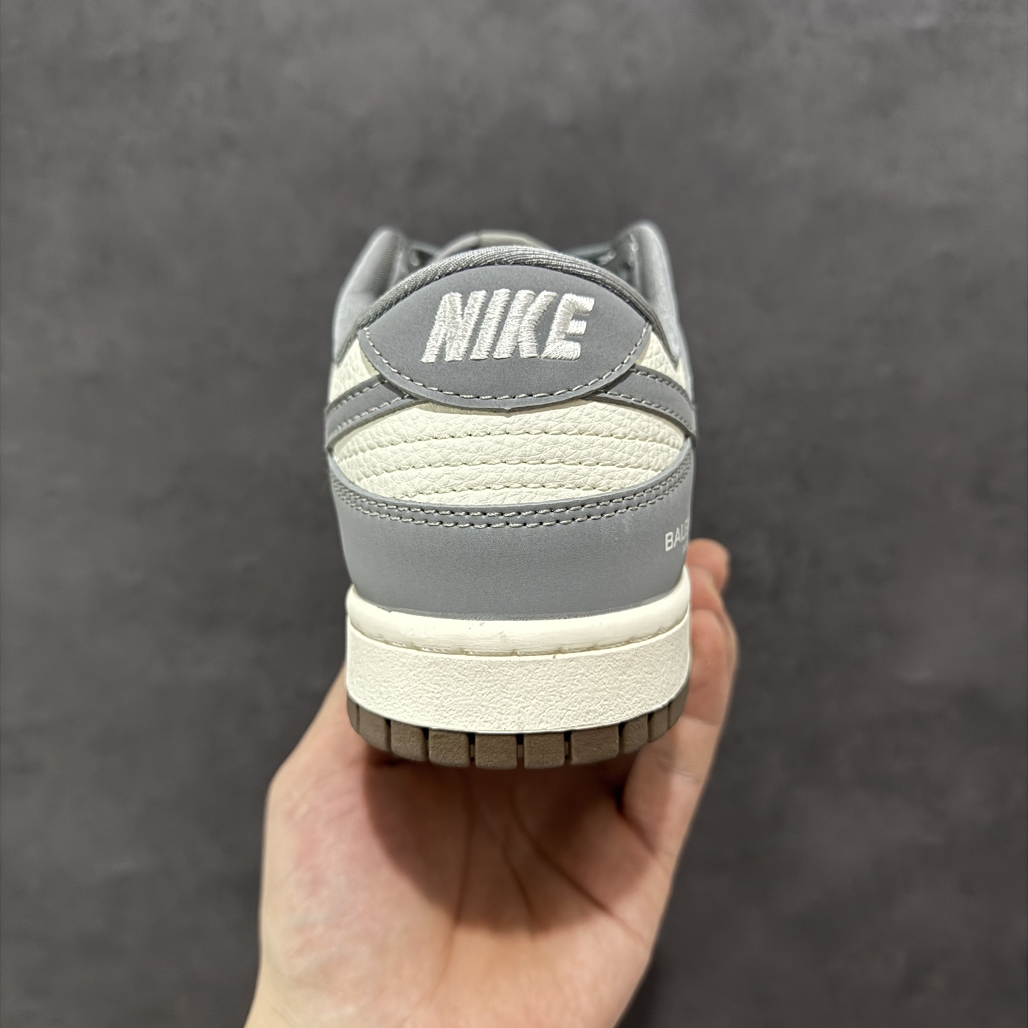 260 定制版Nk SB Dunk Low 定制配色 巴黎世家联名 Dunk系列复古低帮休闲百搭板鞋 XD1588-205
