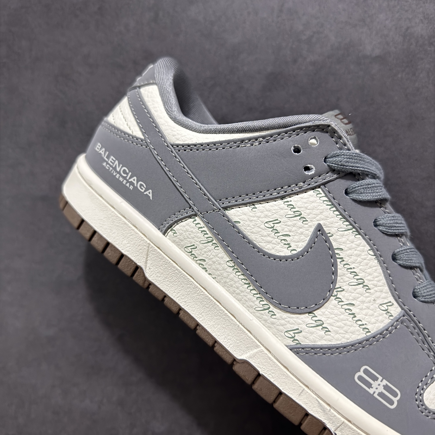 260 定制版Nk SB Dunk Low 定制配色 巴黎世家联名 Dunk系列复古低帮休闲百搭板鞋 XD1588-205