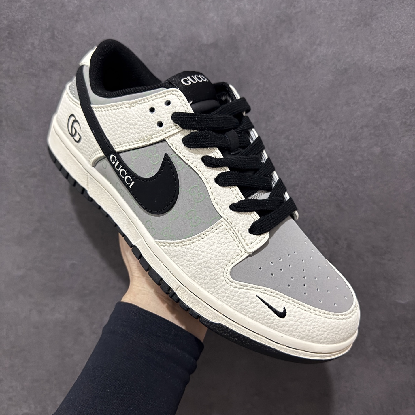 260 定制版Nike SB Dunk Low x GUCCI 白灰黑小钩 XD1588-204