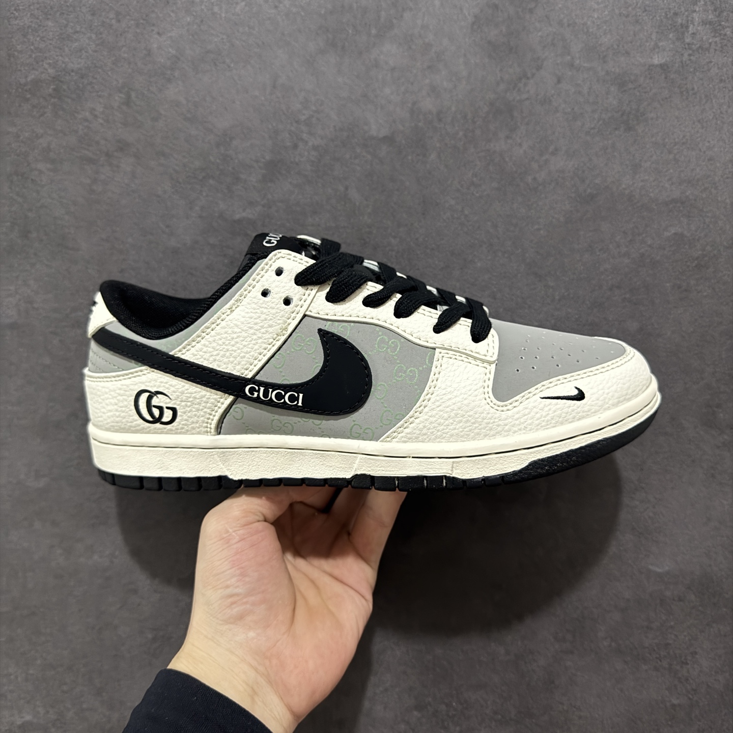 260 定制版Nike SB Dunk Low x GUCCI 白灰黑小钩 XD1588-204