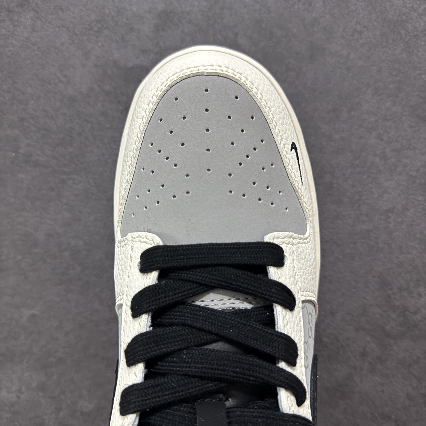 260 定制版Nike SB Dunk Low x GUCCI 白灰黑小钩 XD1588-204