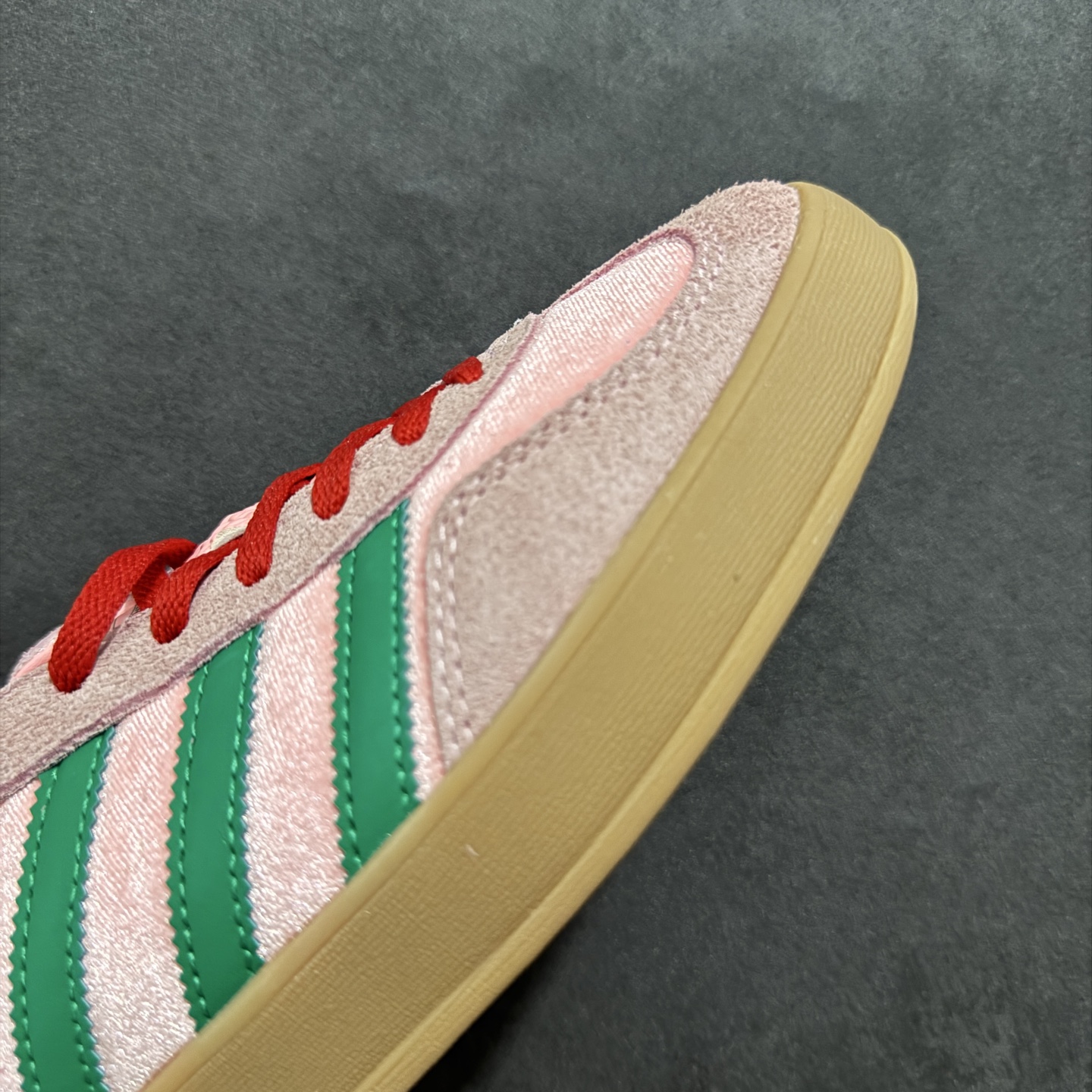 170 正确版AD Originals Gazelle INdoor END 樱花粉丝绒三叶草休闲防滑耐磨低帮板鞋 JI2713
