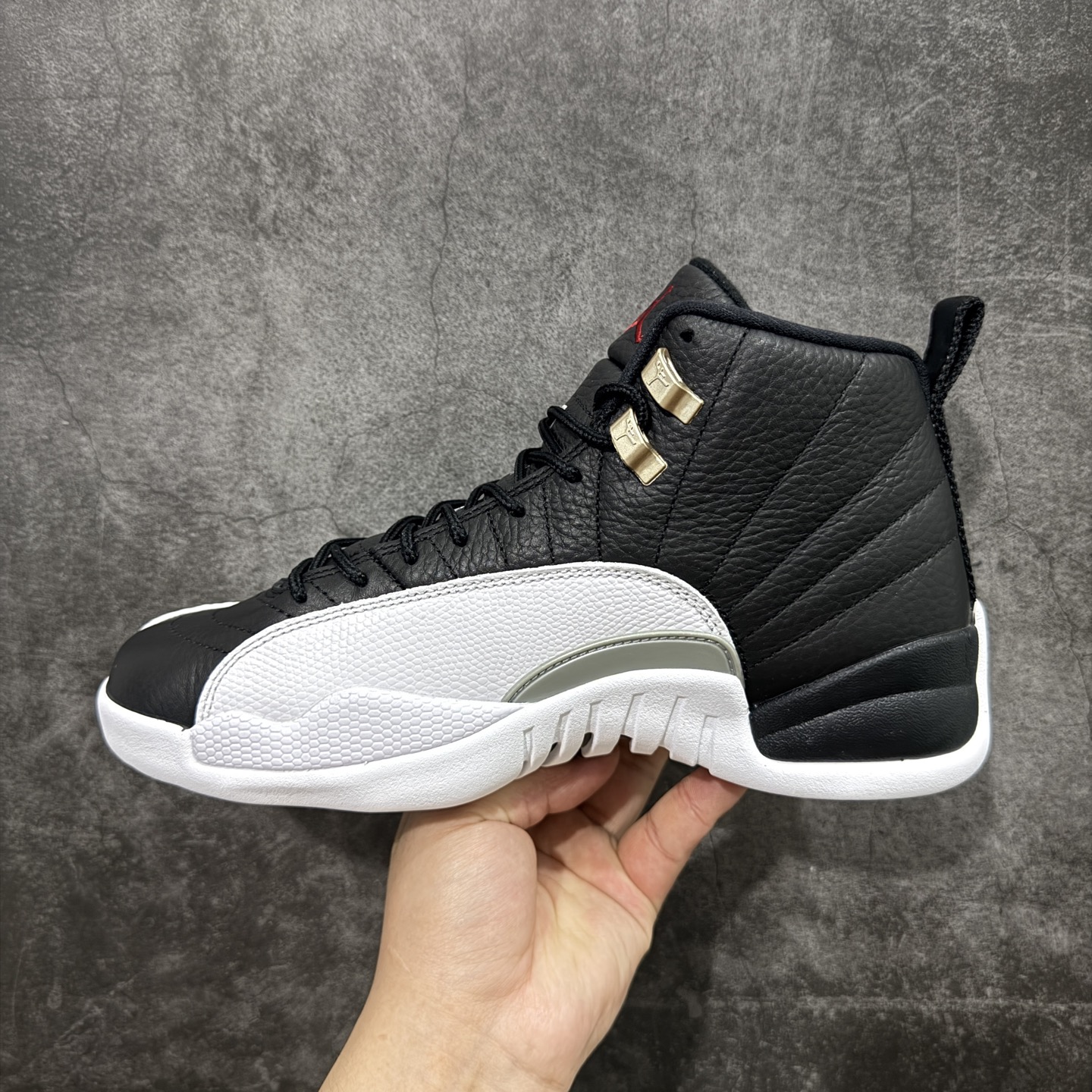
Air Jordan AJ12 Retro 潮流 中帮 复古篮球鞋 黑白季后赛CT8013-006

