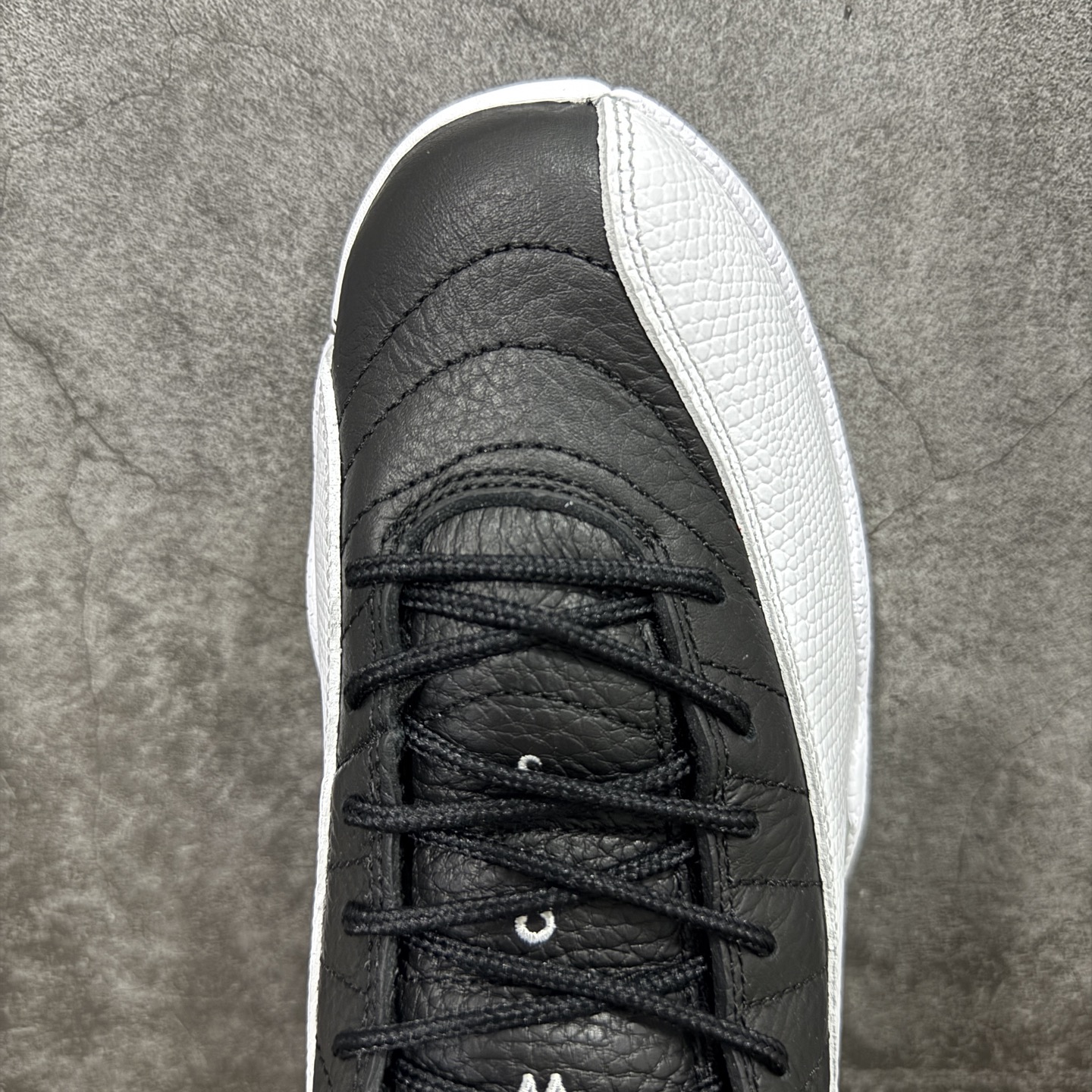 
Air Jordan AJ12 Retro 潮流 中帮 复古篮球鞋 黑白季后赛CT8013-006

