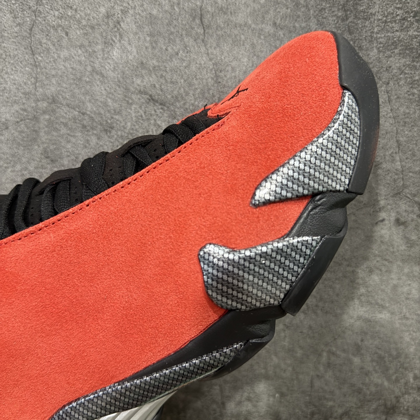 【纯原版4】Air Jordan AJ14 新版法拉利 IF5015-600
外贸特供批次
原楦原