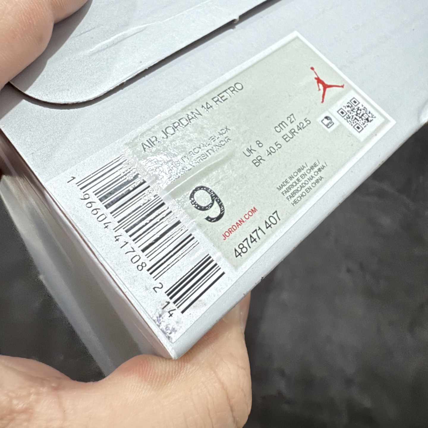 图片[9]-【xp纯原版】Air Jordan AJ14 新版兰尼 487471-407 外贸特供批次 原楦原档案数据开模打造 原厂中底拉帮钢印 原盒原配 以法拉利 550 Maranello 为设计灵感 类似跑车的全新流线鞋型 鞋头的麂皮与鞋身的荔枝皮相结合 最具代表性的黑红配色 中底内侧开创性的透气孔设计 看起来与跑车的进气口如出一辙 盾牌造型更能让人们直接想到法拉利的 Logo 尺码：40 40.5 41 42 42.5 43 44 44.5 45 46 47.5-选品中心