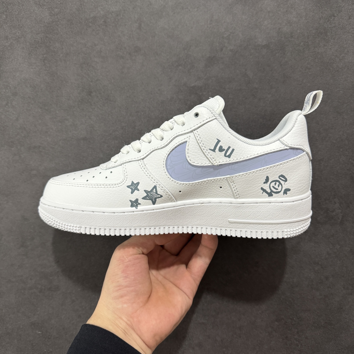 260 定制版520系列限定 “芝麻街”Nike Air Force 1 “SESAME STREET”空军一号定制低帮板鞋 FB8971-080