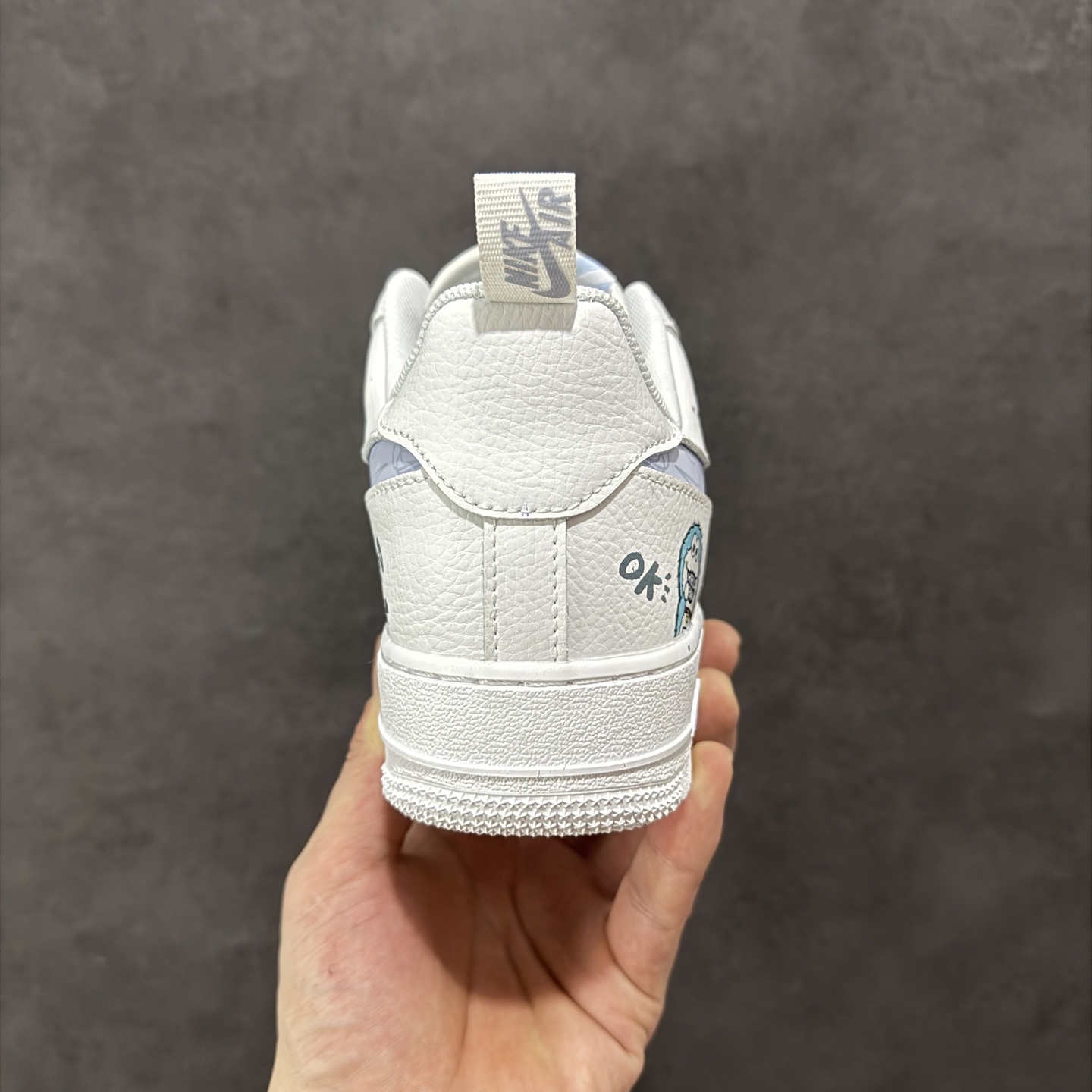 260 定制版520系列限定 “芝麻街”Nike Air Force 1 “SESAME STREET”空军一号定制低帮板鞋 FB8971-080