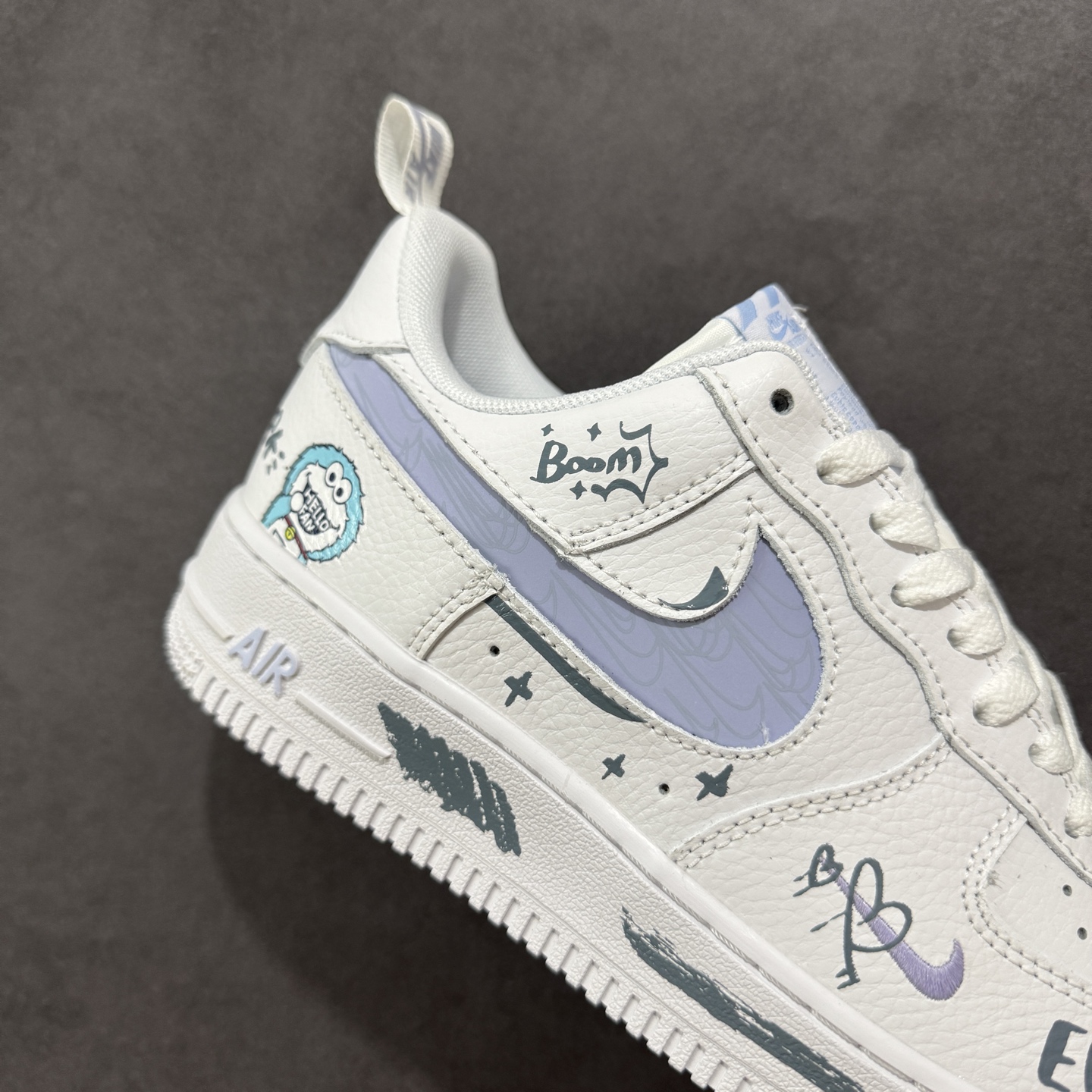 260 定制版520系列限定 “芝麻街”Nike Air Force 1 “SESAME STREET”空军一号定制低帮板鞋 FB8971-080