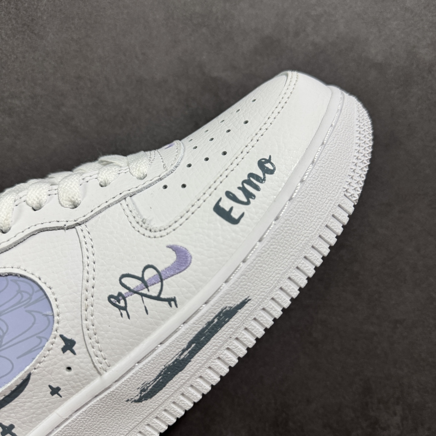 260 定制版520系列限定 “芝麻街”Nike Air Force 1 “SESAME STREET”空军一号定制低帮板鞋 FB8971-080