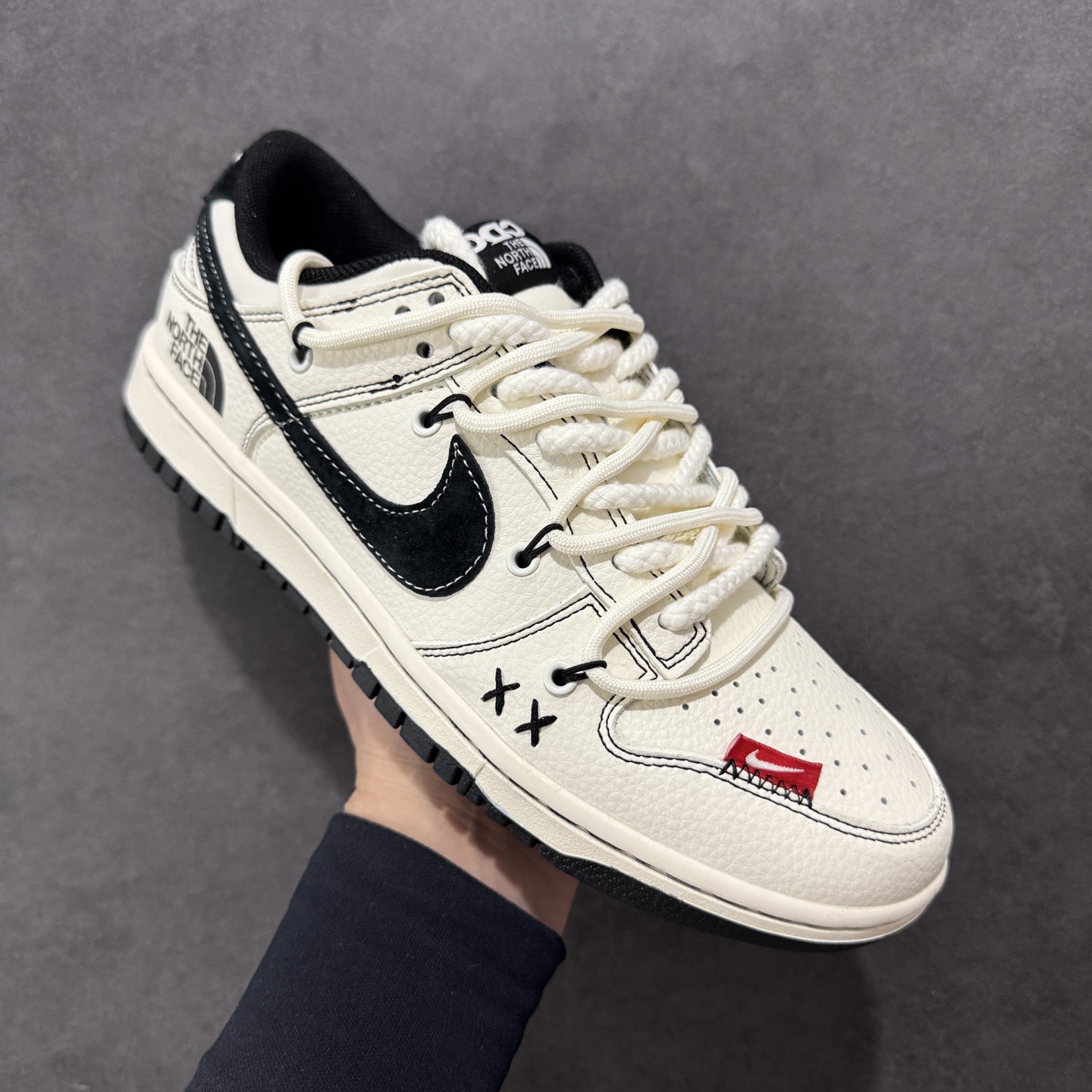 300 定制版Nike SB Dunk Low 北面系列 绑带米白黑勾 周年高端定制 低帮休闲板鞋 YX5066-286