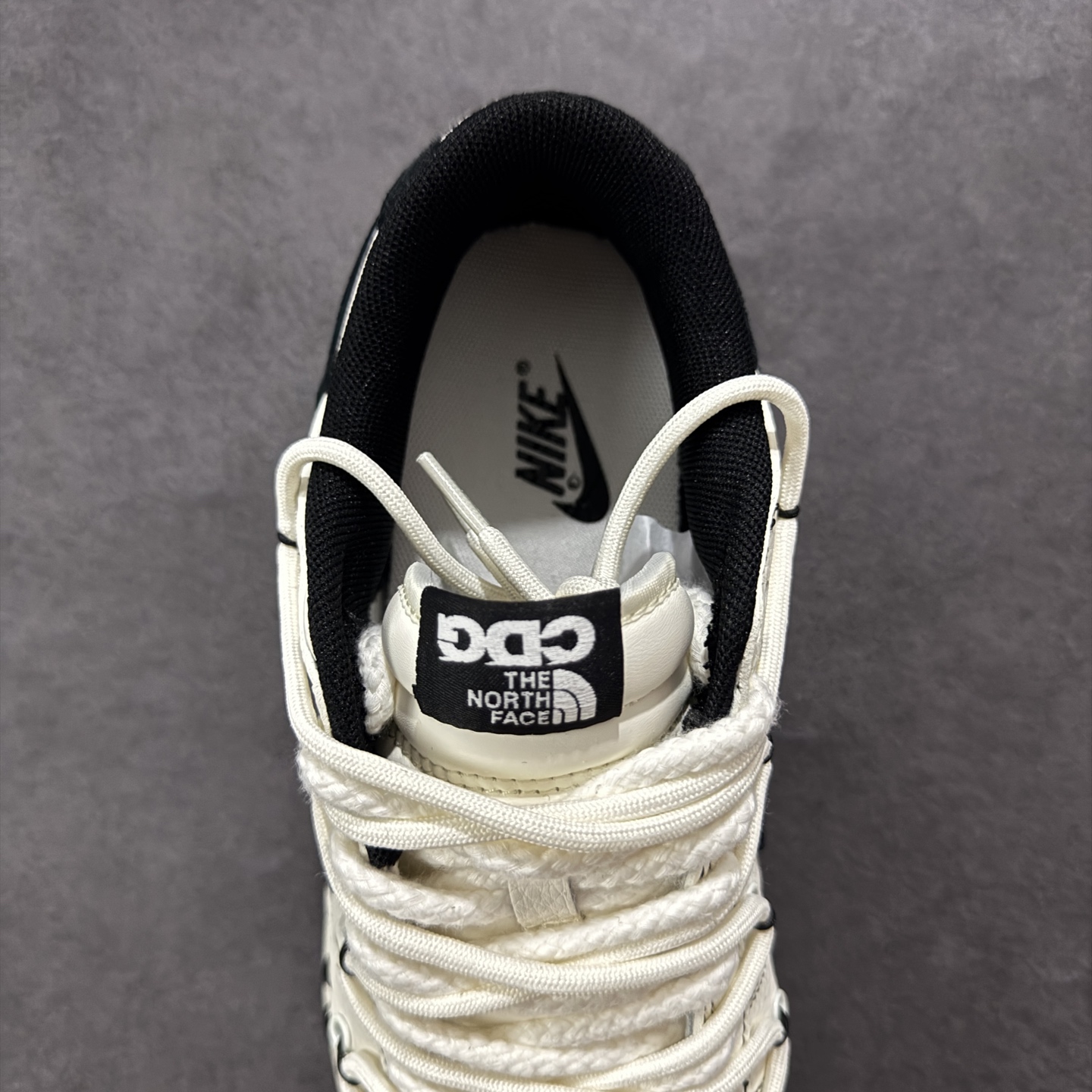 300 定制版Nike SB Dunk Low 北面系列 绑带米白黑勾 周年高端定制 低帮休闲板鞋 YX5066-286