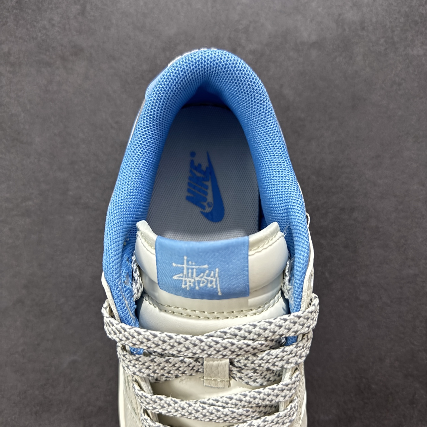 280 定制版Nike SB Dunk Low 斯图西联名 立体天蓝勾 周年高端定制 低帮休闲板鞋 XS6089-539
