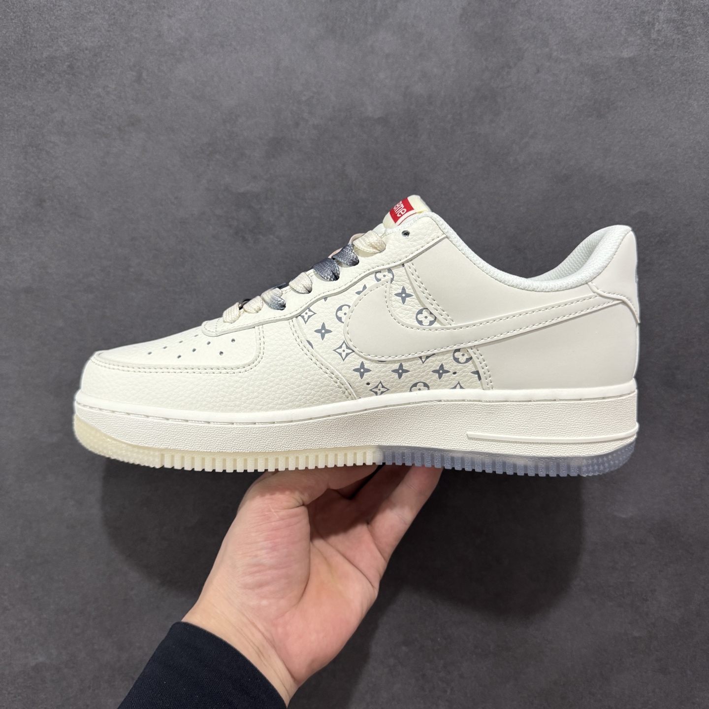 260 定制版海外限量发售！NIke Air Force 1 '07 Low “Supreme联名——双拼灰印花”空军一号 低帮 运动鞋 HH7518-077