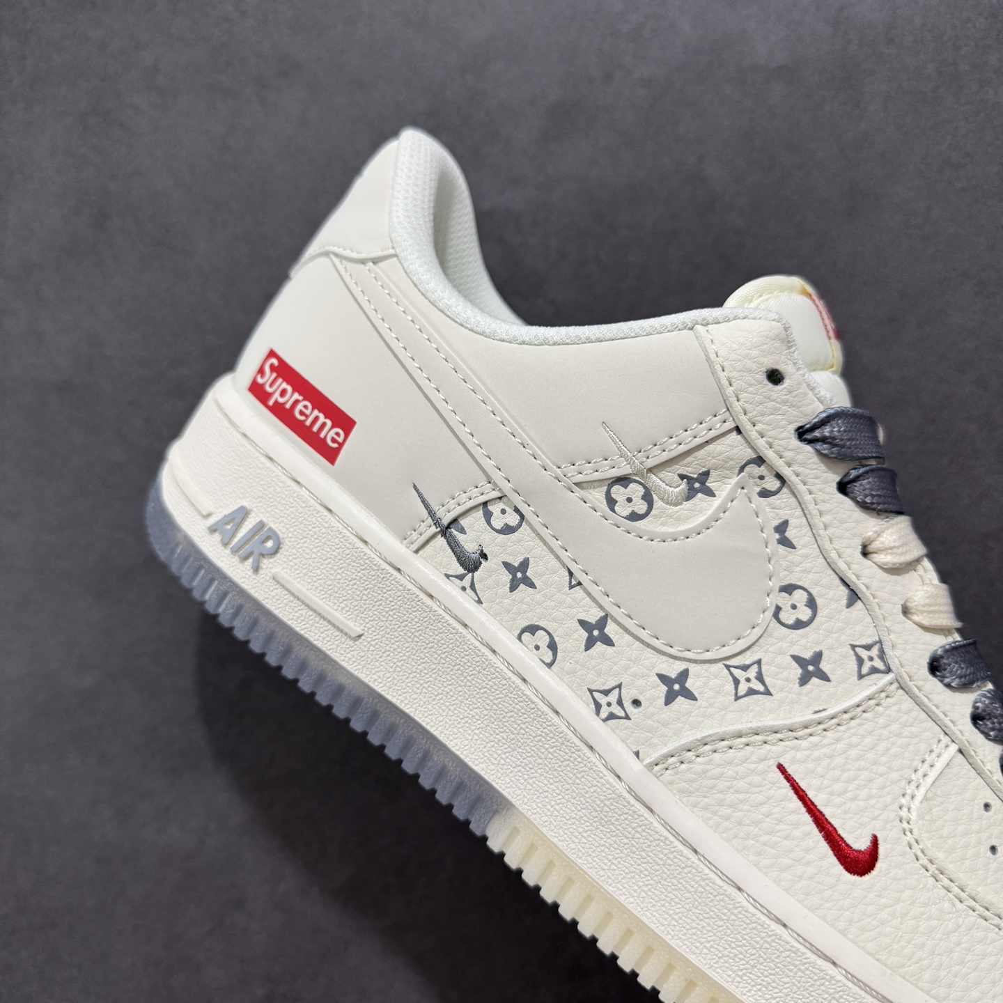 260 定制版海外限量发售！NIke Air Force 1 '07 Low “Supreme联名——双拼灰印花”空军一号 低帮 运动鞋 HH7518-077