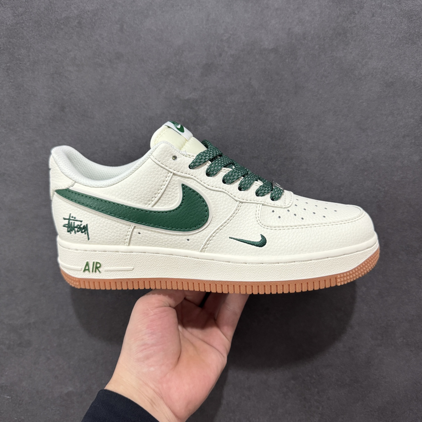 260 定制版Nike Air Force 1'07 Low 斯图西联名 绿勾生胶 空军一号低帮休闲板鞋 XX3168-138