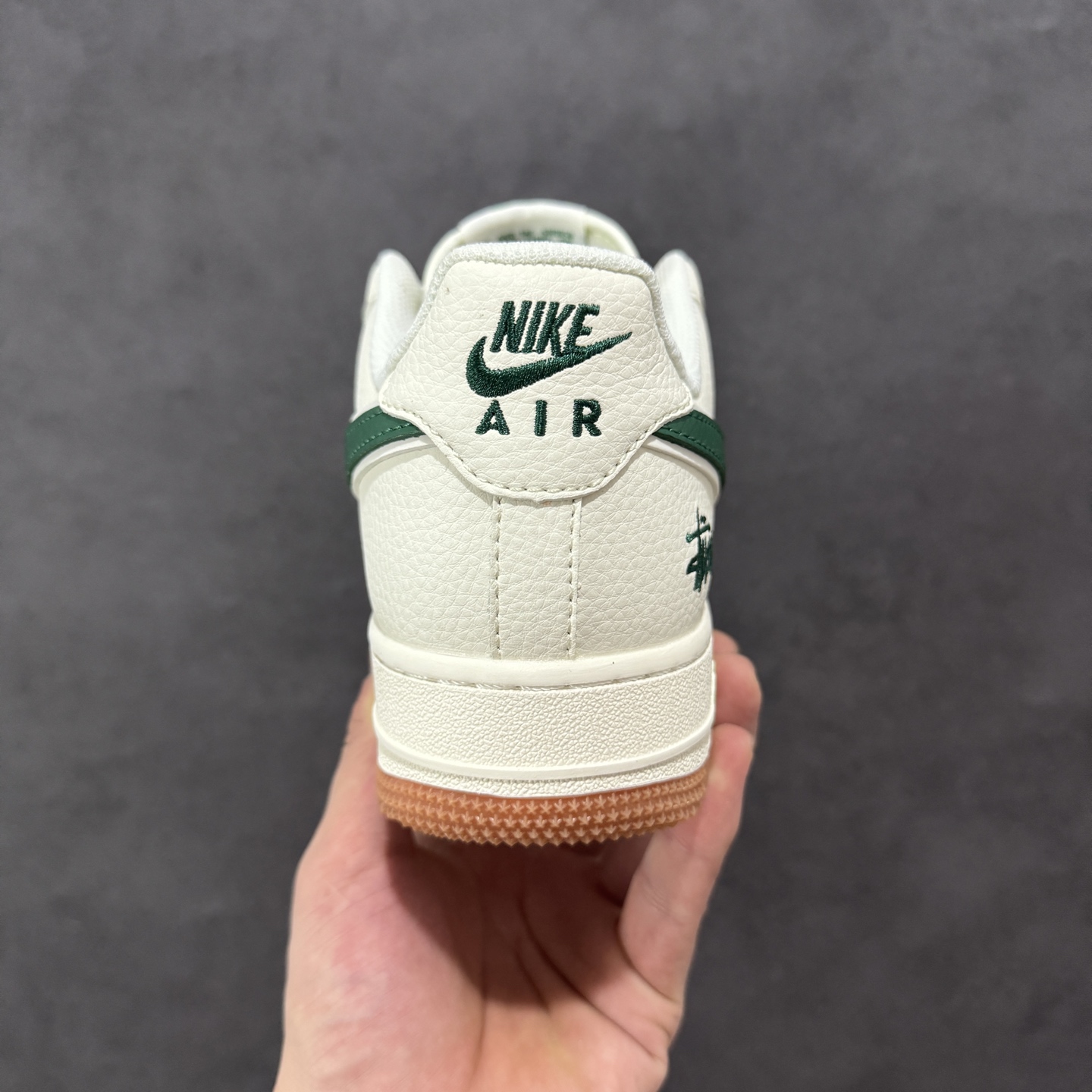 260 定制版Nike Air Force 1'07 Low 斯图西联名 绿勾生胶 空军一号低帮休闲板鞋 XX3168-138