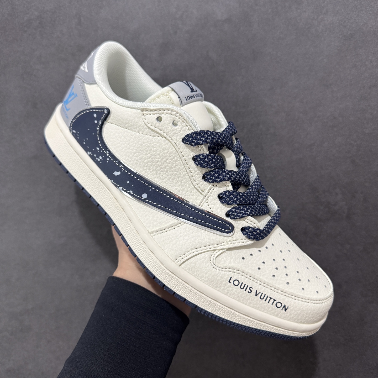 280 定制版Travis Scott x Fragment Design x Air Jordan 1 Low SP AJ1 斯图西联名 灰线火焰 低帮文化休闲板鞋 ZH2598-230