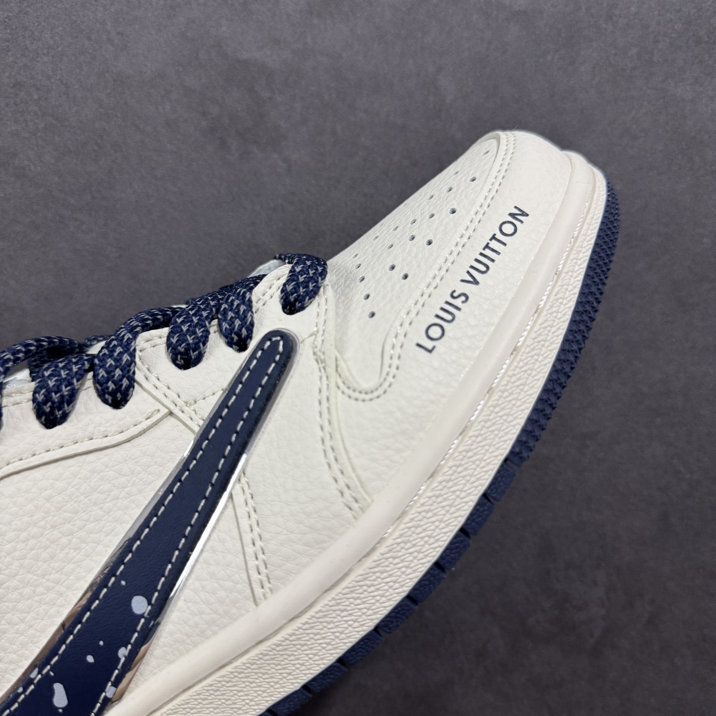 280 定制版Travis Scott x Fragment Design x Air Jordan 1 Low SP AJ1 斯图西联名 灰线火焰 低帮文化休闲板鞋 ZH2598-230