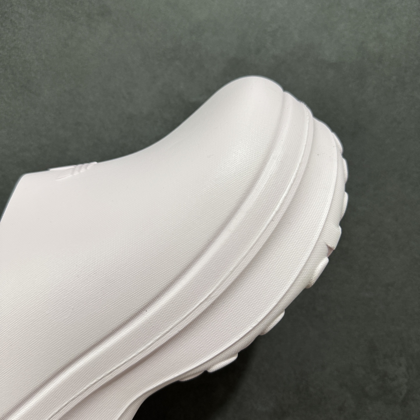 图片[5]-【cs版本】AD Adifom Stan Smith Platform Mule史密斯原型改良系列穆勒风松糕厚底休闲包头露跟凉鞋式拖鞋 厨师鞋丑萌爆红！厚底大头造型超可爱！ #男女鞋升级原楦原数据工程力学开发版型 #超轻耐磨一体式MD泡沫鞋身 #内嵌厚实内嵌欧索莱环保鞋垫 #半包覆鞋面组合弹力厚底 尺码：36 37 38 39 40 41 42 43 44 45-选品中心