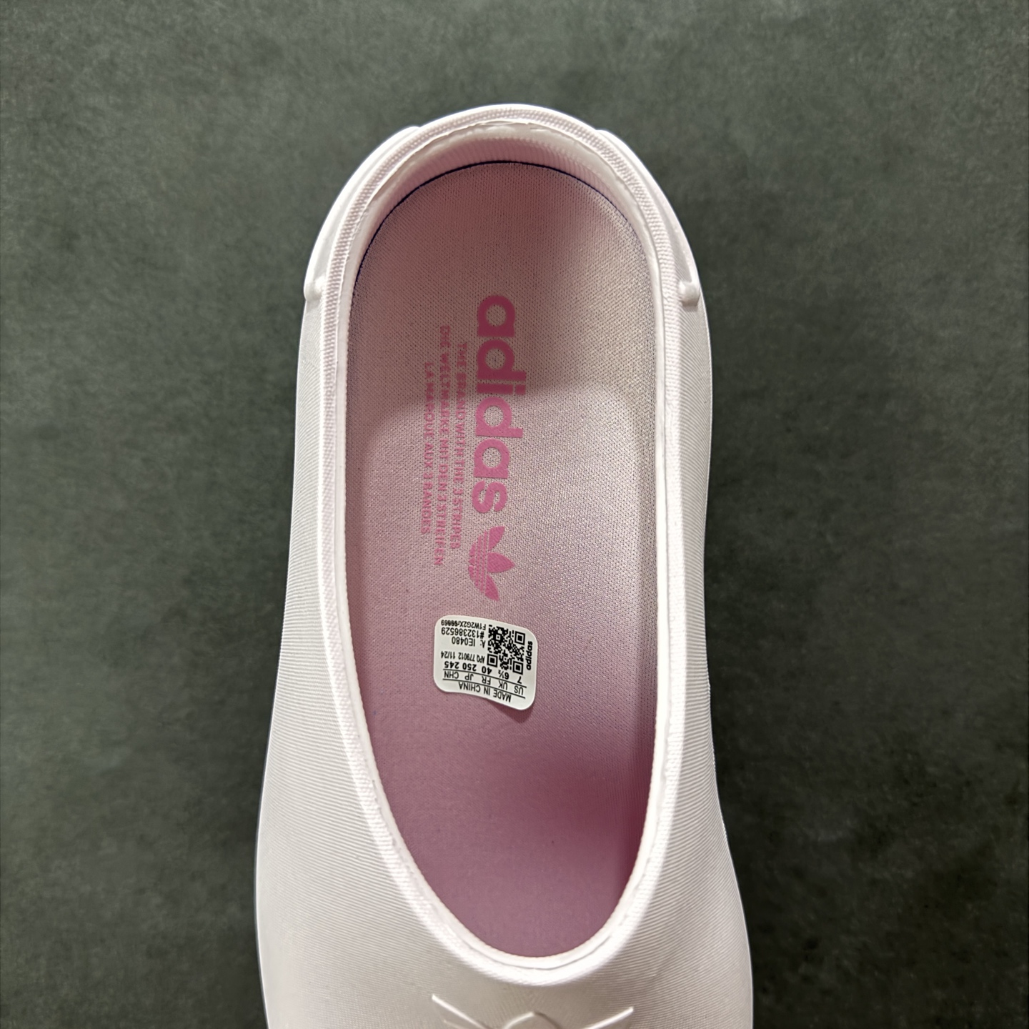 图片[7]-【cs版本】AD Adifom Stan Smith Platform Mule史密斯原型改良系列穆勒风松糕厚底休闲包头露跟凉鞋式拖鞋 厨师鞋丑萌爆红！厚底大头造型超可爱！ #男女鞋升级原楦原数据工程力学开发版型 #超轻耐磨一体式MD泡沫鞋身 #内嵌厚实内嵌欧索莱环保鞋垫 #半包覆鞋面组合弹力厚底 尺码：36 37 38 39 40 41 42 43 44 45-选品中心