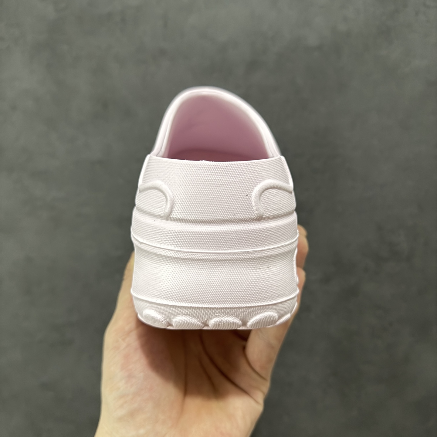 图片[4]-【cs版本】AD Adifom Stan Smith Platform Mule史密斯原型改良系列穆勒风松糕厚底休闲包头露跟凉鞋式拖鞋 厨师鞋丑萌爆红！厚底大头造型超可爱！ #男女鞋升级原楦原数据工程力学开发版型 #超轻耐磨一体式MD泡沫鞋身 #内嵌厚实内嵌欧索莱环保鞋垫 #半包覆鞋面组合弹力厚底 尺码：36 37 38 39 40 41 42 43 44 45-选品中心