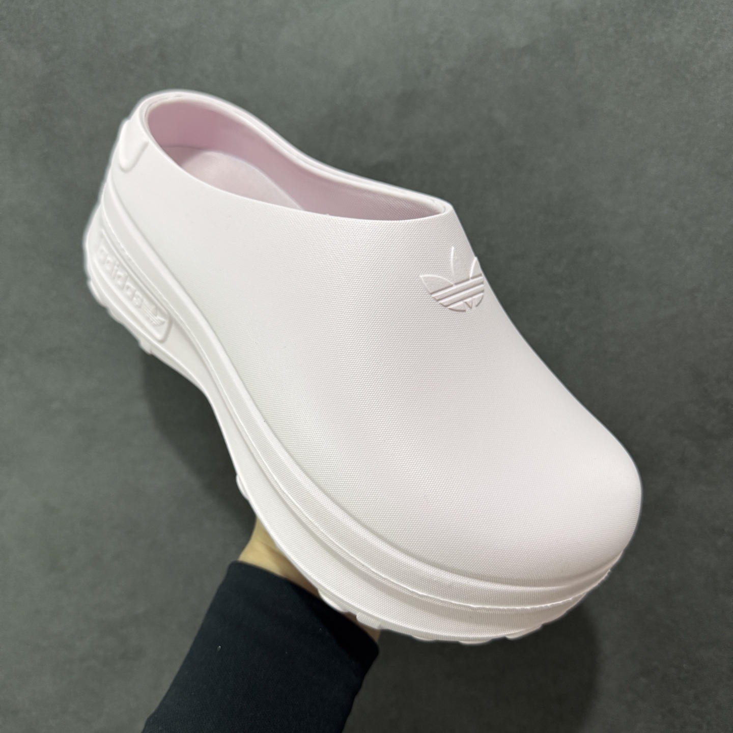 图片[3]-【cs版本】AD Adifom Stan Smith Platform Mule史密斯原型改良系列穆勒风松糕厚底休闲包头露跟凉鞋式拖鞋 厨师鞋丑萌爆红！厚底大头造型超可爱！ #男女鞋升级原楦原数据工程力学开发版型 #超轻耐磨一体式MD泡沫鞋身 #内嵌厚实内嵌欧索莱环保鞋垫 #半包覆鞋面组合弹力厚底 尺码：36 37 38 39 40 41 42 43 44 45-选品中心