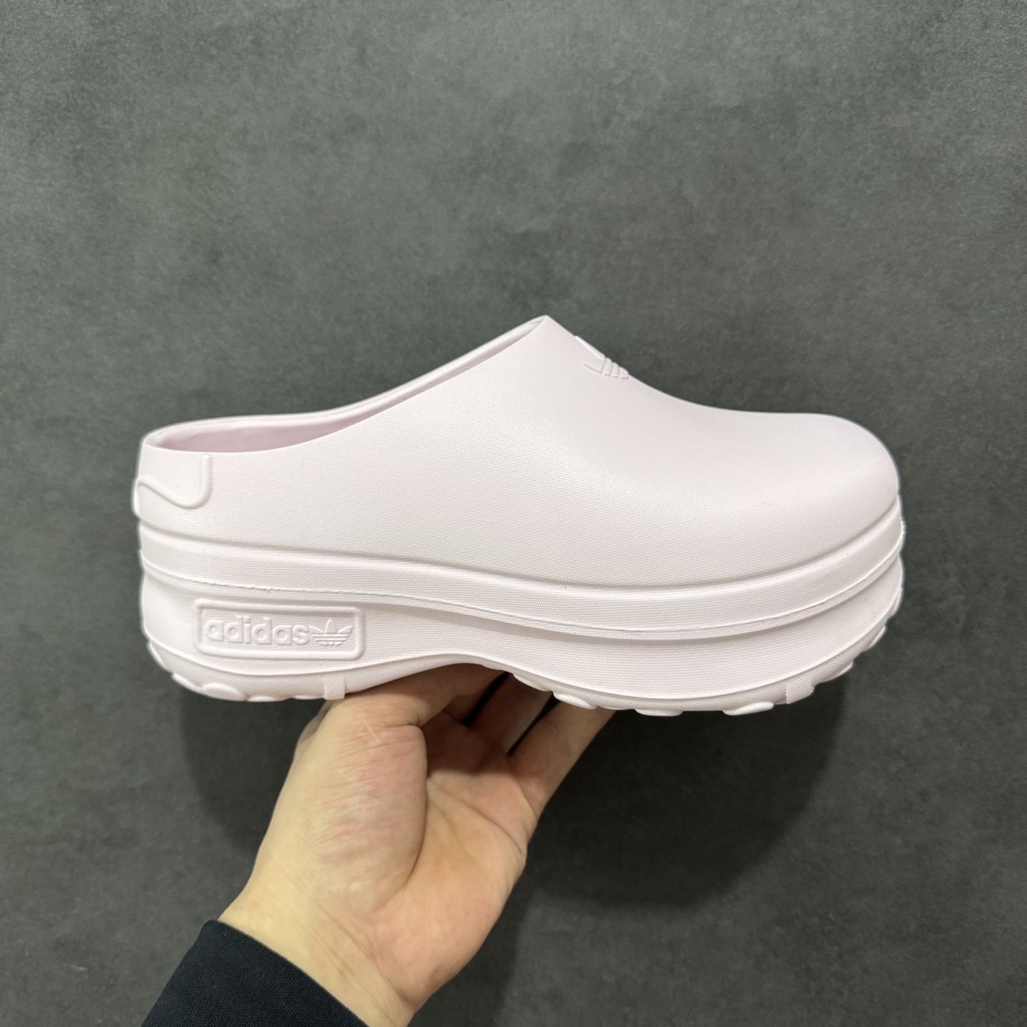 【cs版本】AD Adifom Stan Smith Platform Mule史密斯原型改良系列穆勒风松糕厚底休闲包头露跟凉鞋式拖鞋 厨师鞋丑萌爆红!厚底大头造型超可爱! #男女鞋升级原楦原数据工程力学开发版型 #超轻耐磨一体式MD泡沫鞋身 #内嵌厚实内嵌欧索莱环保鞋垫 #半包覆鞋面组合弹力厚底 尺码:36 37 38 39 40 41 42 43 44 45-选品中心