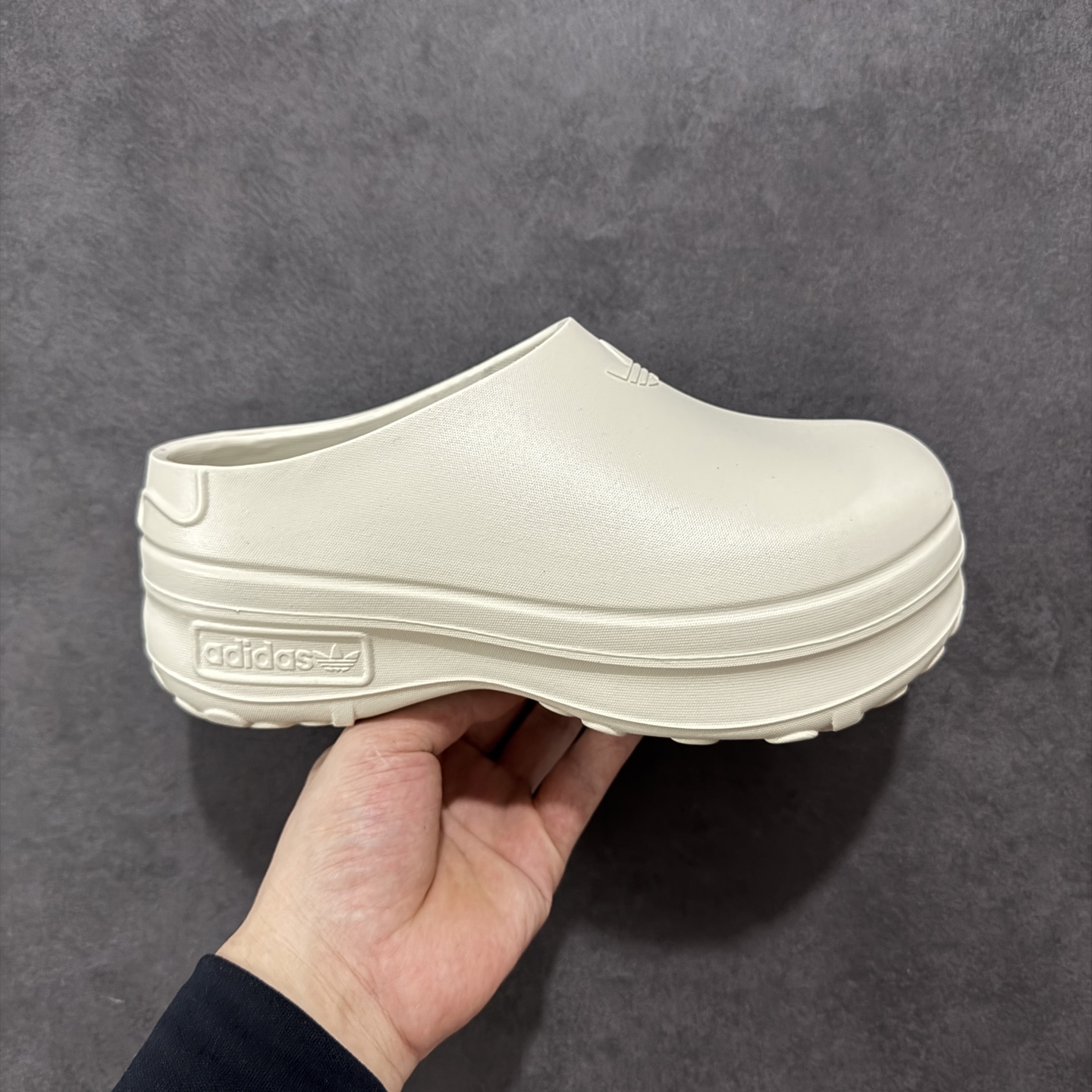 【cs版本】AD Adifom Stan Smith Platform Mule史密斯原型改良系列穆勒风松糕厚底休闲包头露跟凉鞋式拖鞋 厨师鞋丑萌爆红!厚底大头造型超可爱! #男女鞋升级原楦原数据工程力学开发版型 #超轻耐磨一体式MD泡沫鞋身 #内嵌厚实内嵌欧索莱环保鞋垫 #半包覆鞋面组合弹力厚底 尺码:36 37 38 39 40 41 42 43 44 45-选品中心