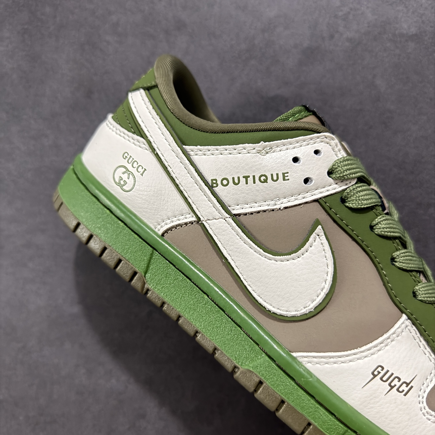 260 定制版Nike SB Dunk Low x GUCCI 白棕绿小钩 XY2026-150