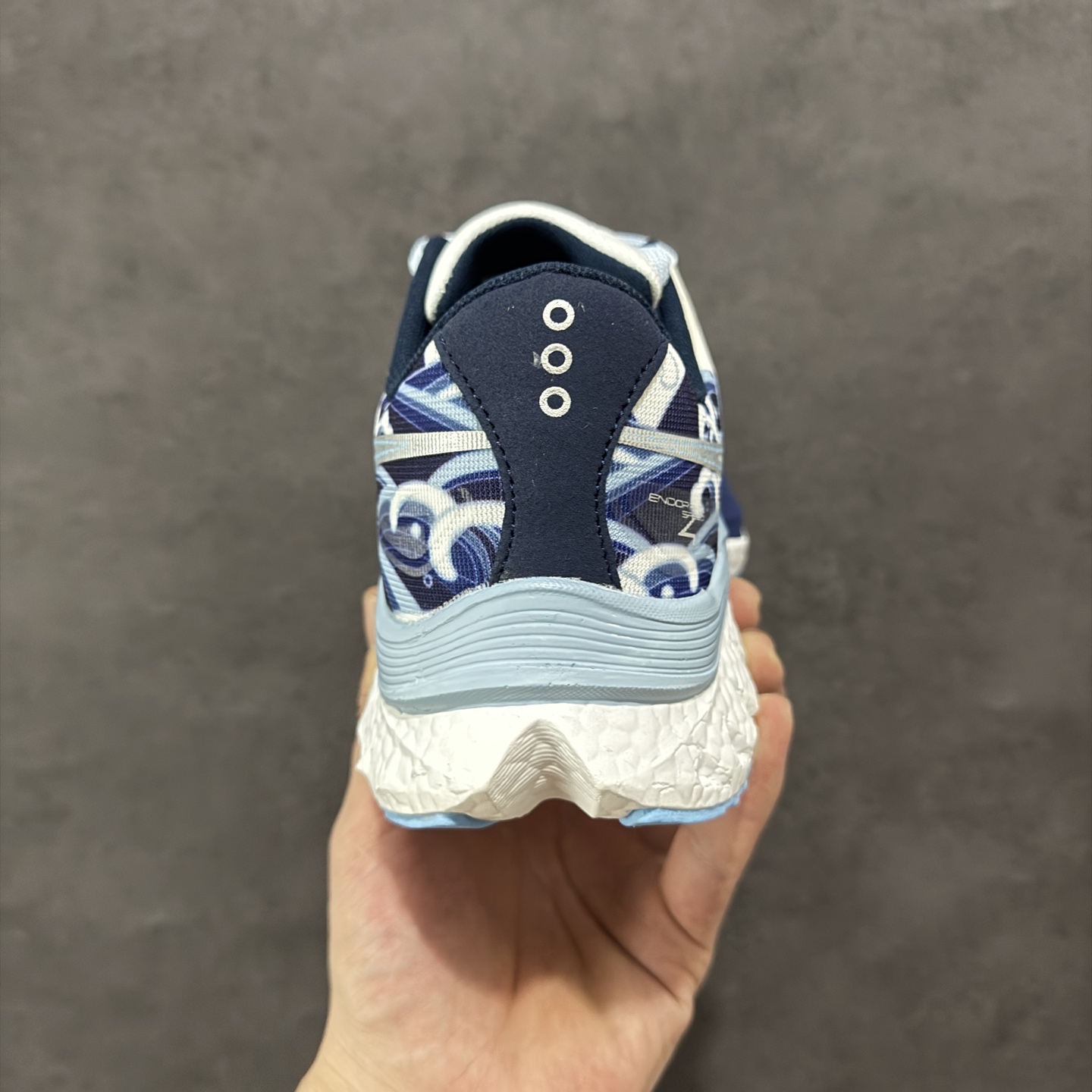 图片[4]-【公司级】原装级别 Saucony 索康尼ENDORPHIN Pro 啡速4 男女马拉松运动跑鞋 性能相比前几代再升级：鞋面采用全新升级的工学网设计 贴合脚部更透气 中底部分使用最新的PWRRUN+材质 搭配PWRRUN+鞋垫使中底的大幅加厚 10mm坡差进一步提供缓震、回弹性能 内底则采用了FORMFIT动态适应系统 动态契合脚型 提升包裹性和舒适性 提供更卓越的动态回馈体验 XT-900橡胶大底 可提供良好的抓地力和较强抗磨性能 尺码：36 36.5 37.5 38 38.5 39 40 40.5 41 42 42.5 43 44 44.5 45-选品中心