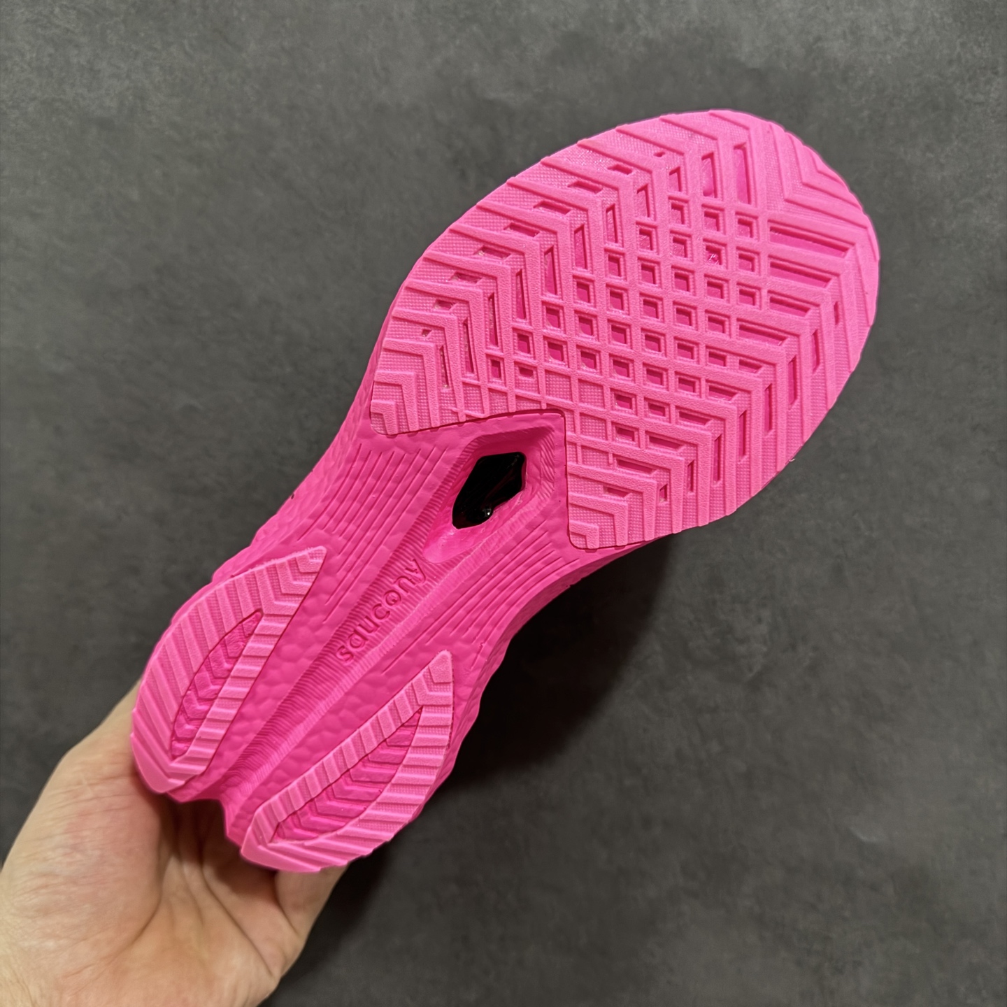 200 原装级别 Saucony 索康尼ENDORPHIN Pro 啡速4 男女马拉松运动跑鞋