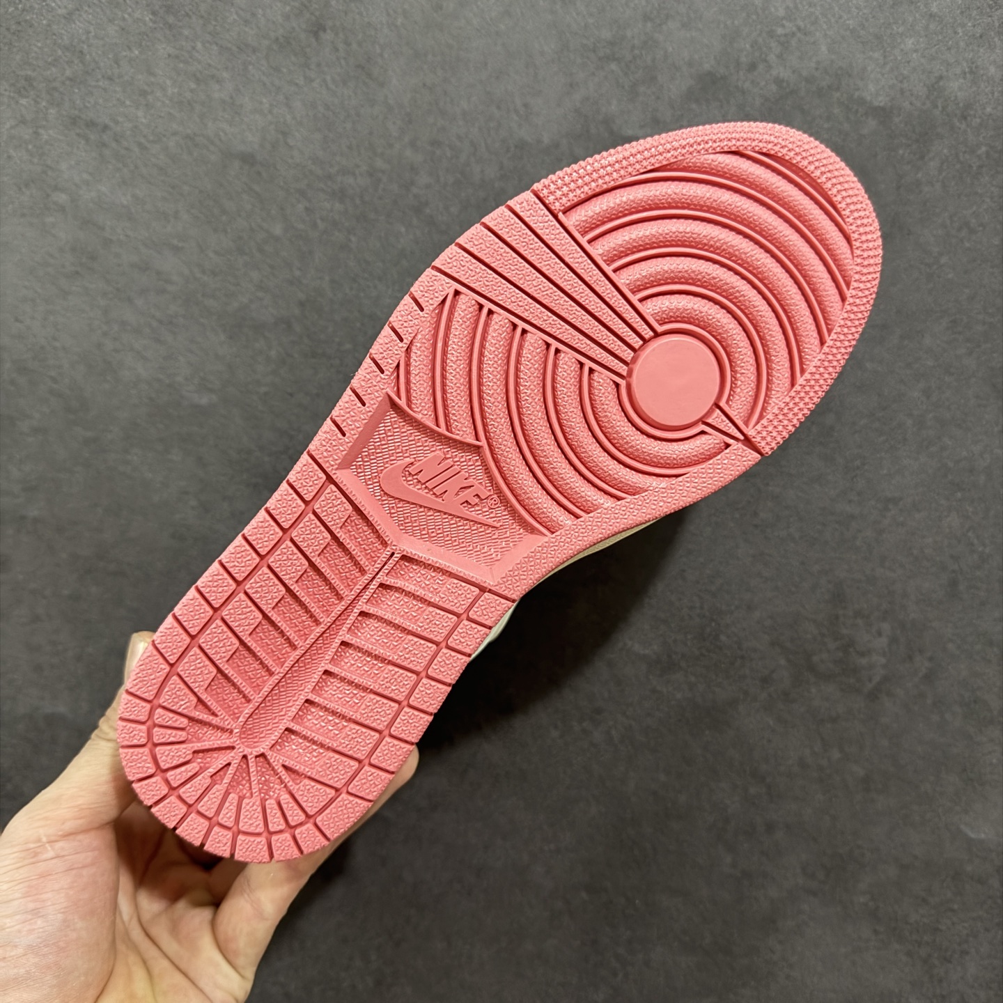 200 K版Air Jordan 1 Retro Low ”Pink Salt” 粉白 DC0774-109