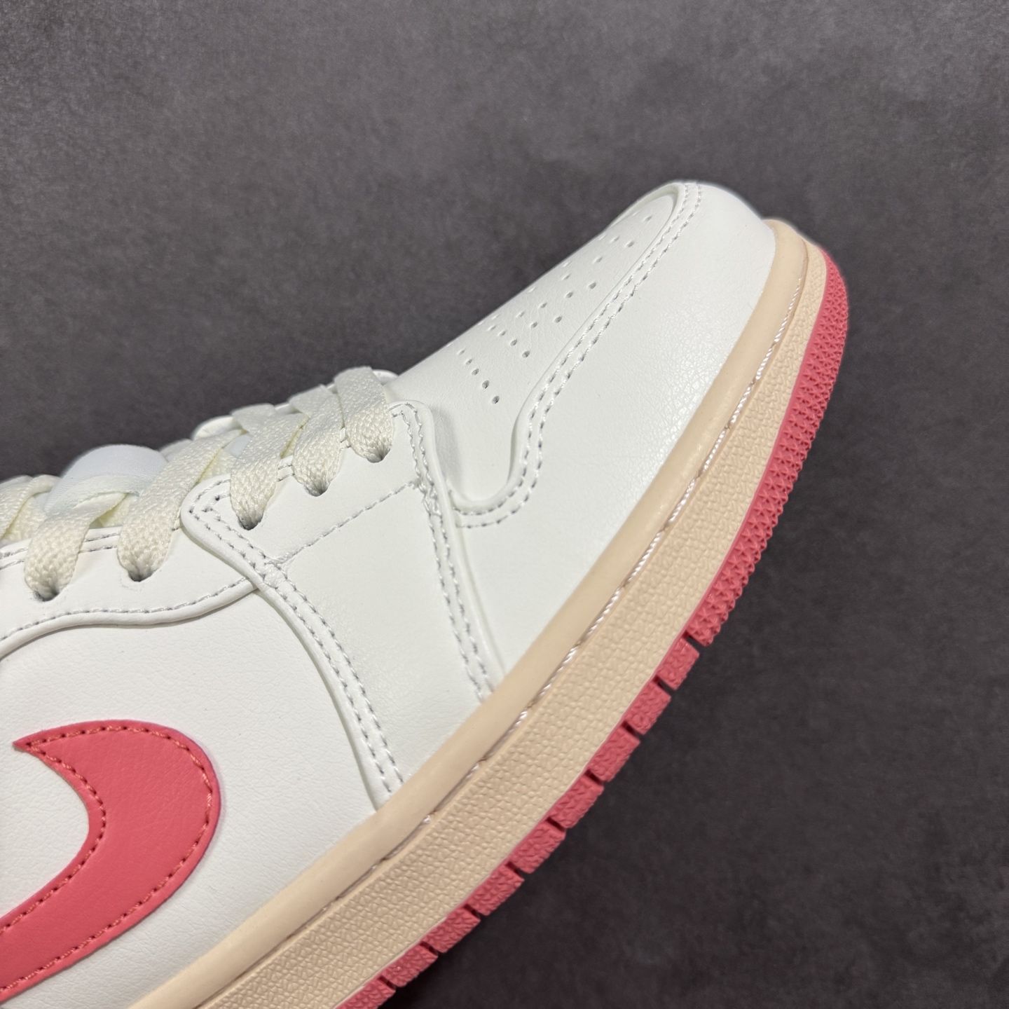 200 K版Air Jordan 1 Retro Low ”Pink Salt” 粉白 DC0774-109