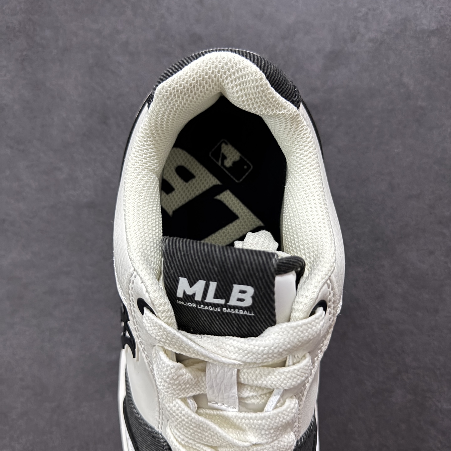 图片[7]-【公司级】MLB Chunky Liner Basic 复古印花学长鞋系列低帮轻量增高厚底百搭休闲运动慢跑鞋板鞋 Korea韩国联名NY美国榄球纽约洋基队限定 韩国代购专供 全套原楦原纸板原厂数据开发 正确中底拉帮中底网布细节 平台代购专供 左脚内置芯片 韩国代购吊牌标贴 独家一比一RB+MD组合大底 高频后跟小人Logo精准对位立体饱满 正确网布加超迁鞋面 转印中底走线紧密 转印Logo工艺表层防刮不掉色 尺码：35 36 36.5 37.5 38 38.5 39 40 40.5 41 42 42.5 43 44-选品中心