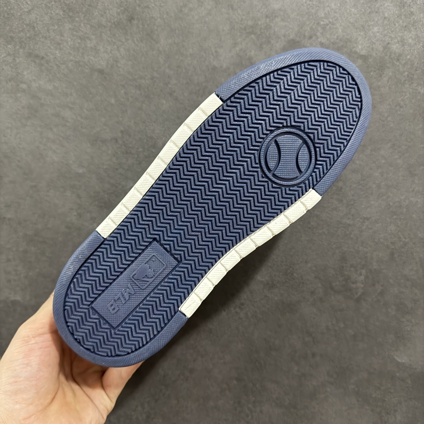 图片[9]-【公司级】MLB Chunky Liner Basic 复古印花学长鞋系列低帮轻量增高厚底百搭休闲运动慢跑鞋板鞋 Korea韩国联名NY美国榄球纽约洋基队限定 韩国代购专供 全套原楦原纸板原厂数据开发 正确中底拉帮中底网布细节 平台代购专供 左脚内置芯片 韩国代购吊牌标贴 独家一比一RB+MD组合大底 高频后跟小人Logo精准对位立体饱满 正确网布加超迁鞋面 转印中底走线紧密 转印Logo工艺表层防刮不掉色 尺码：35 36 36.5 37.5 38 38.5 39 40 40.5 41 42 42.5 43 44-选品中心