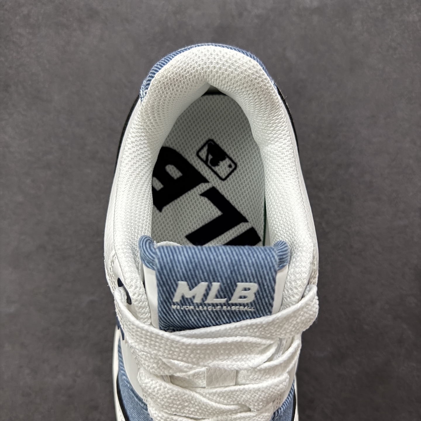 图片[7]-【公司级】MLB Chunky Liner Basic 复古印花学长鞋系列低帮轻量增高厚底百搭休闲运动慢跑鞋板鞋 Korea韩国联名NY美国榄球纽约洋基队限定 韩国代购专供 全套原楦原纸板原厂数据开发 正确中底拉帮中底网布细节 平台代购专供 左脚内置芯片 韩国代购吊牌标贴 独家一比一RB+MD组合大底 高频后跟小人Logo精准对位立体饱满 正确网布加超迁鞋面 转印中底走线紧密 转印Logo工艺表层防刮不掉色 尺码：35 36 36.5 37.5 38 38.5 39 40 40.5 41 42 42.5 43 44-选品中心