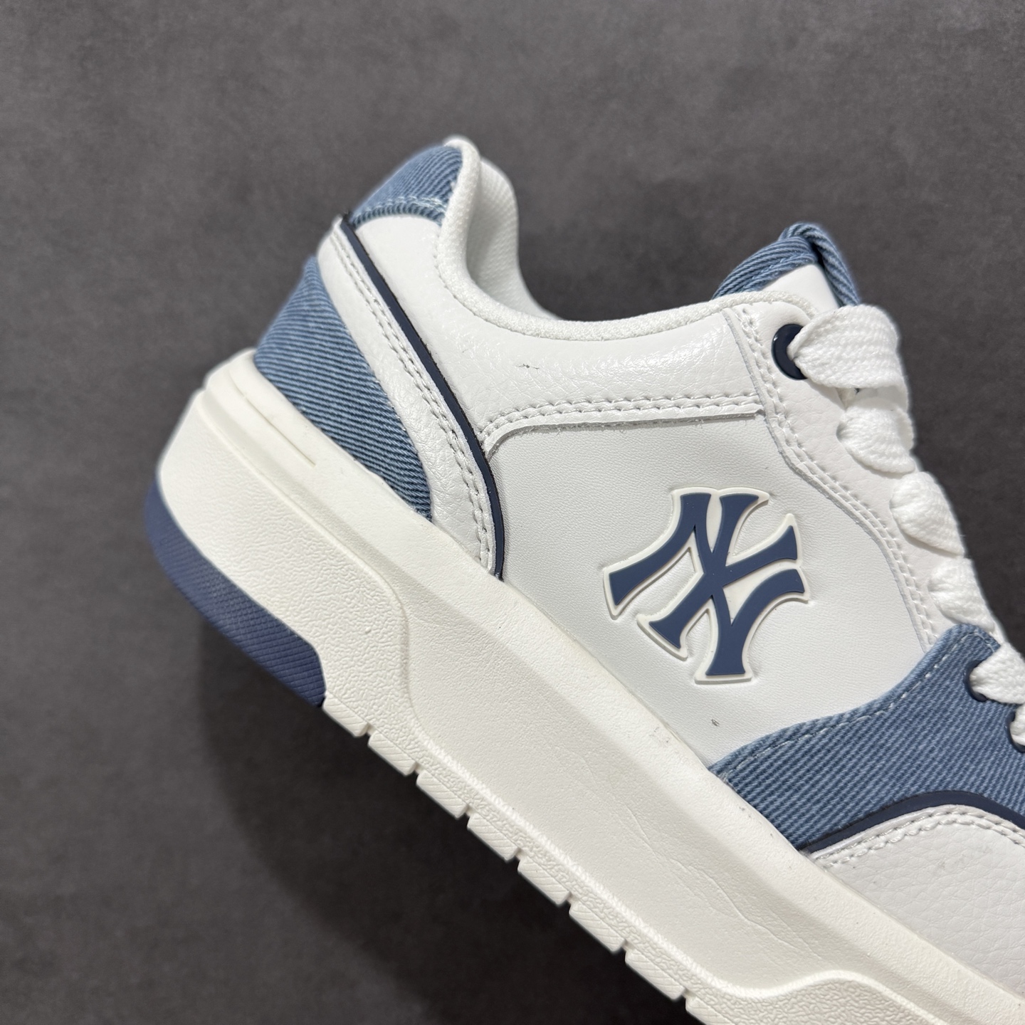 图片[6]-【公司级】MLB Chunky Liner Basic 复古印花学长鞋系列低帮轻量增高厚底百搭休闲运动慢跑鞋板鞋 Korea韩国联名NY美国榄球纽约洋基队限定 韩国代购专供 全套原楦原纸板原厂数据开发 正确中底拉帮中底网布细节 平台代购专供 左脚内置芯片 韩国代购吊牌标贴 独家一比一RB+MD组合大底 高频后跟小人Logo精准对位立体饱满 正确网布加超迁鞋面 转印中底走线紧密 转印Logo工艺表层防刮不掉色 尺码：35 36 36.5 37.5 38 38.5 39 40 40.5 41 42 42.5 43 44-选品中心