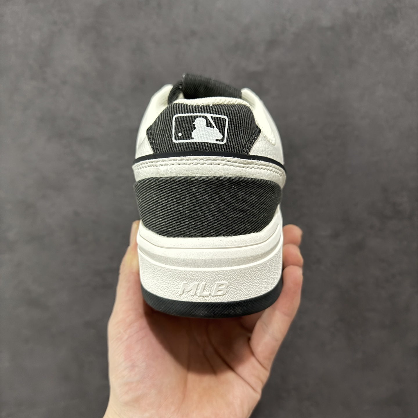 图片[4]-【公司级】MLB Chunky Liner Basic 复古印花学长鞋系列低帮轻量增高厚底百搭休闲运动慢跑鞋板鞋 Korea韩国联名NY美国榄球纽约洋基队限定 韩国代购专供 全套原楦原纸板原厂数据开发 正确中底拉帮中底网布细节 平台代购专供 左脚内置芯片 韩国代购吊牌标贴 独家一比一RB+MD组合大底 高频后跟小人Logo精准对位立体饱满 正确网布加超迁鞋面 转印中底走线紧密 转印Logo工艺表层防刮不掉色 尺码：35 36 36.5 37.5 38 38.5 39 40 40.5 41 42 42.5 43 44-选品中心